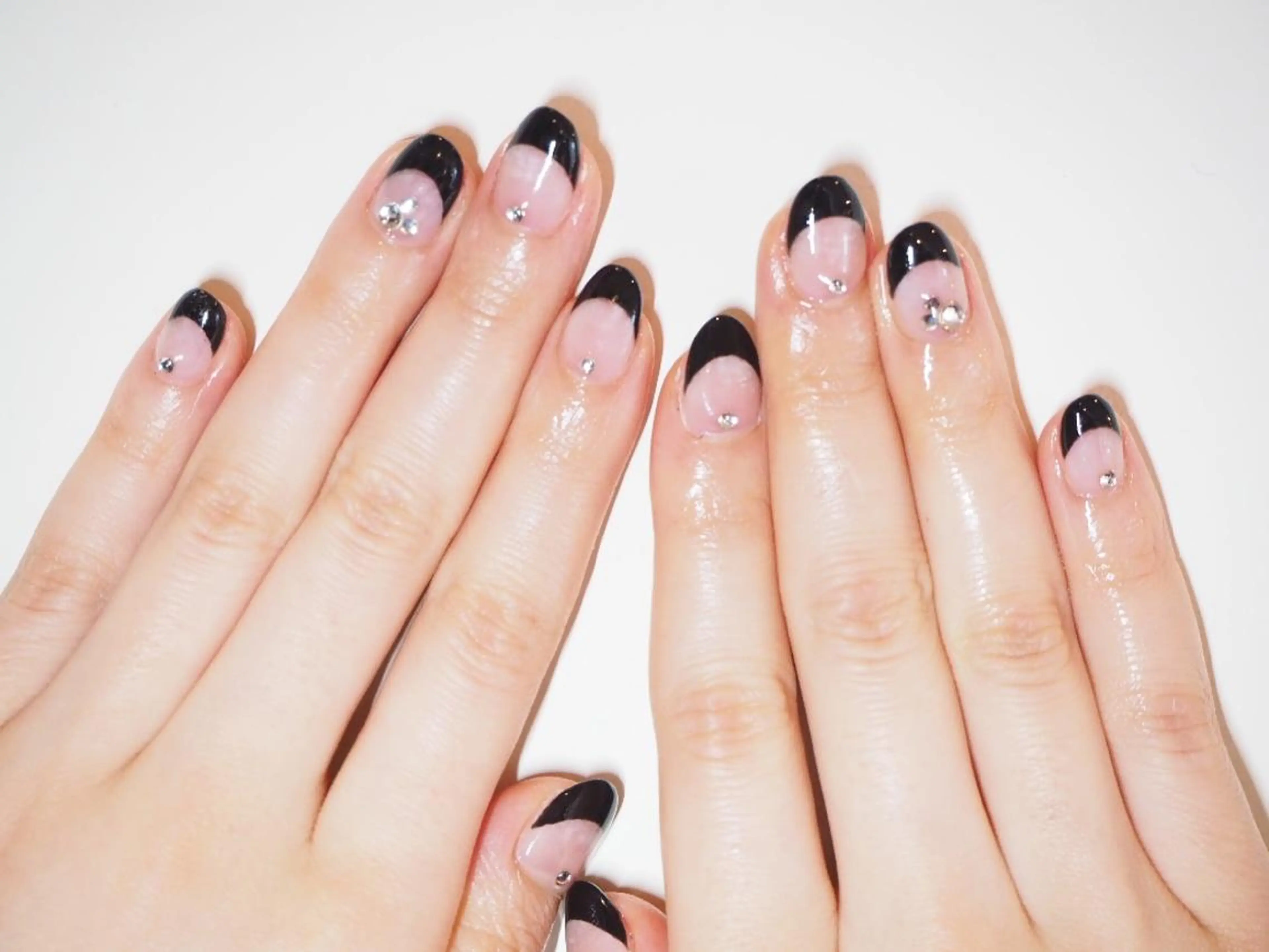 ネイル フレンチネイル ハンドネイル ConneQt所属・ETHOSENSE. kimikaのネイルデザイン