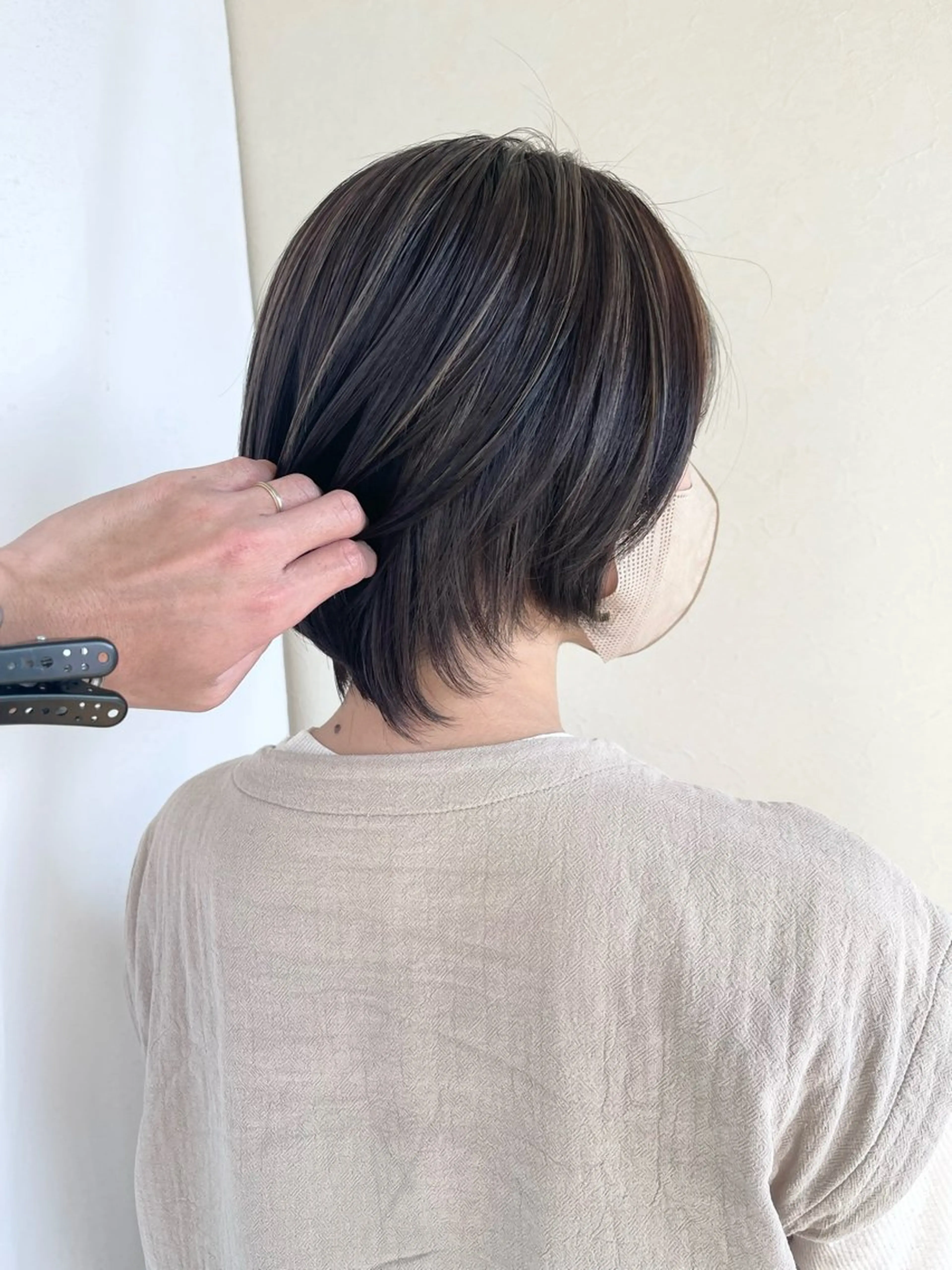 ショート カラー ベージュカラー ハイライトカラー ハイライト カット ヘアカラー トリートメント ハイライトカラー✨ グレージュ✨鎌倉光洋のヘアスタイル