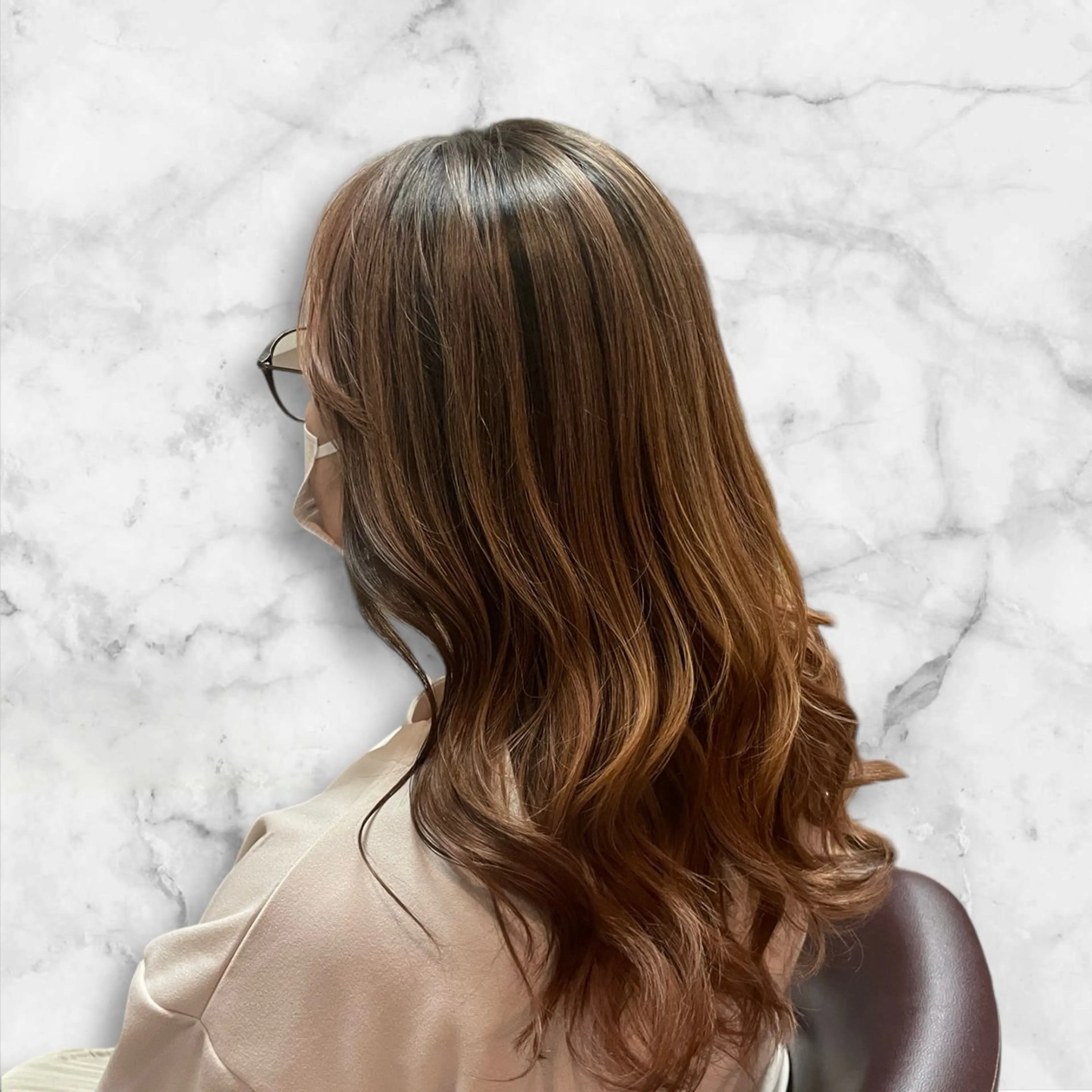 セミロング カラー バレイヤージュ ブリーチ レイヤーカット ヘアカラー セルバ所属・HIRORO ブリーチ/ハイトーンのヘアスタイル