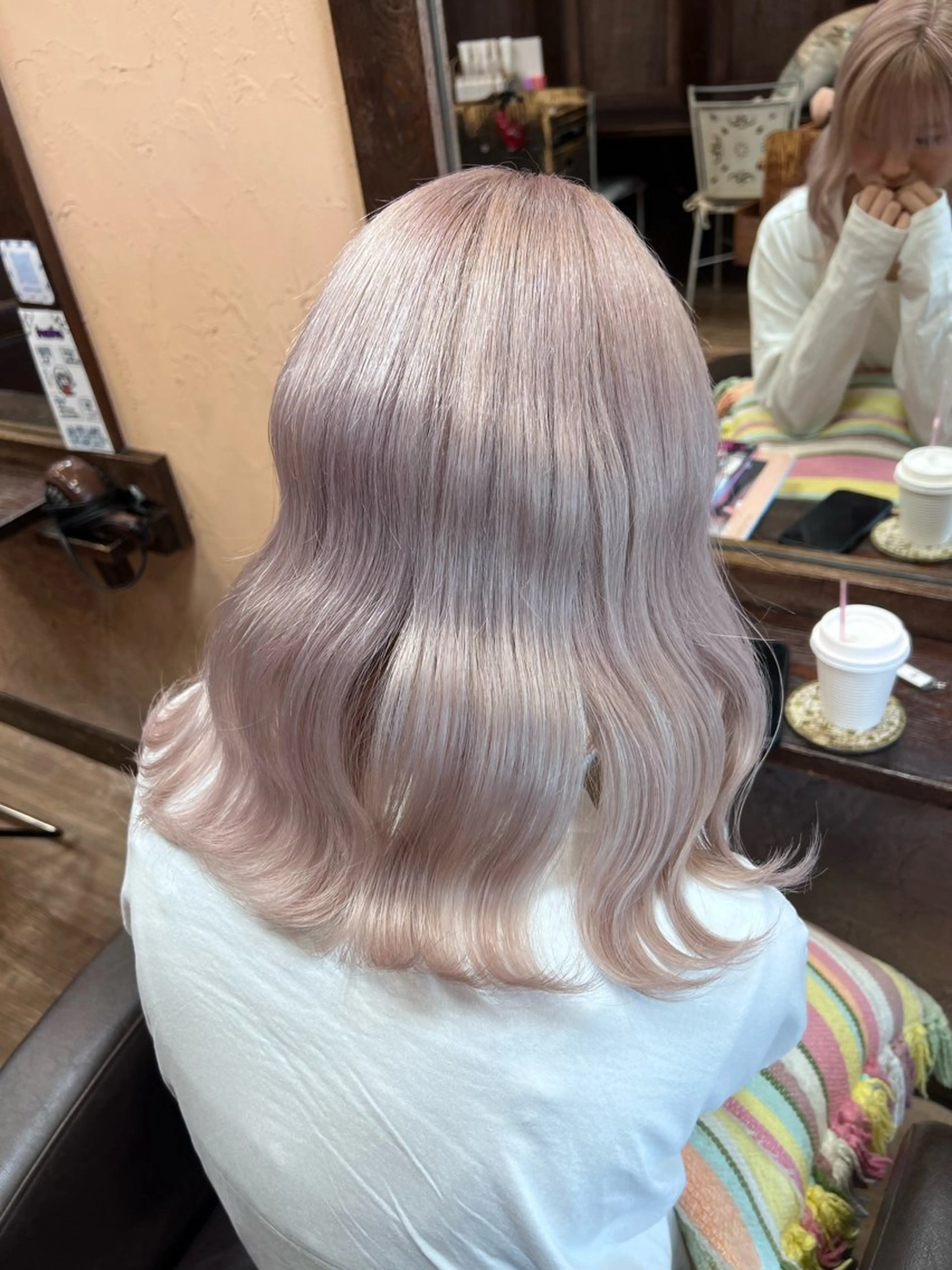 ミディアム カラー ベージュカラー ブリーチ ホワイトベージュ ヘアカラー ブリーチ🩵レイヤー Maho🐻‍❄️のヘアスタイル