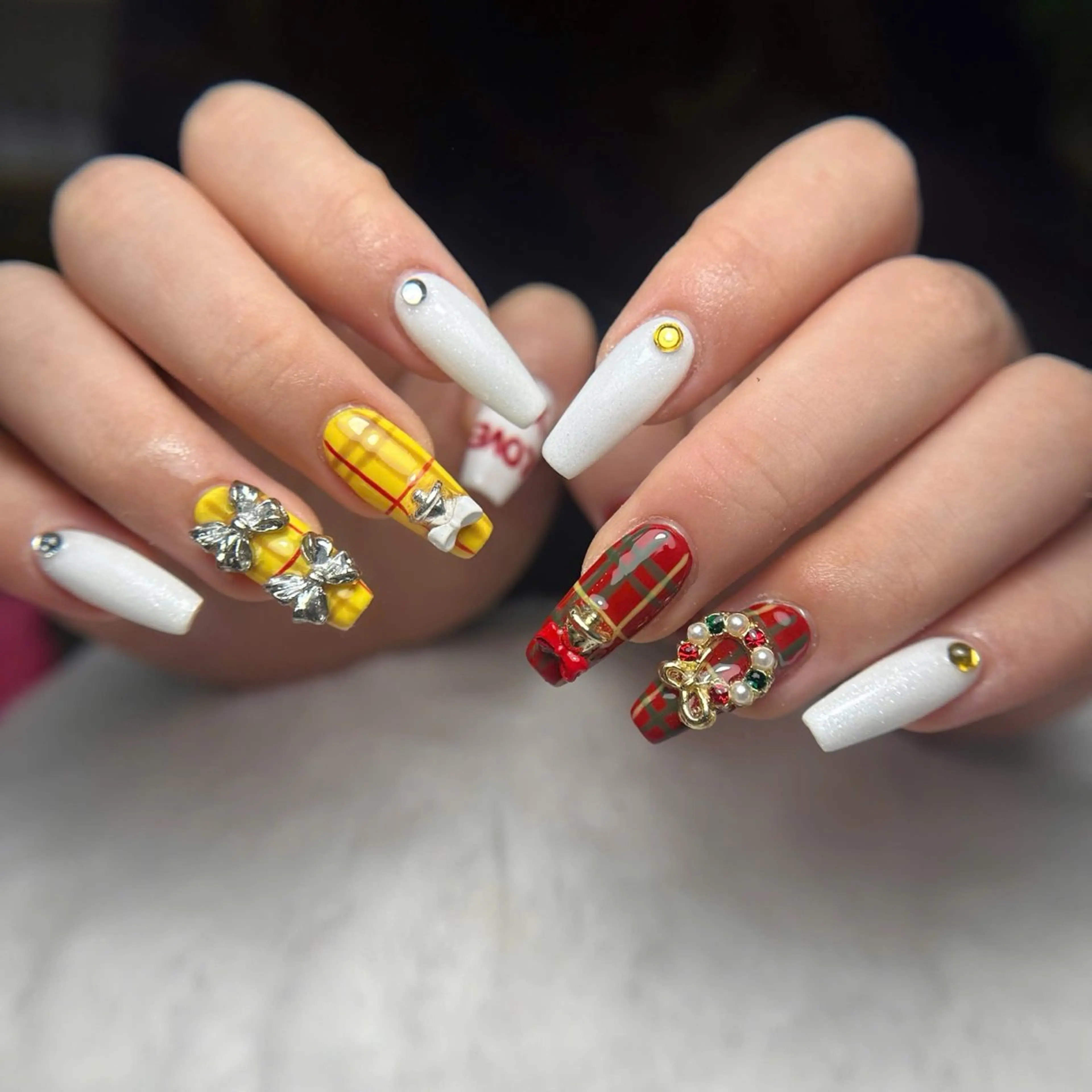 ネイル オーロラネイル 長さ出し フラッシュネイル フレンチネイル ジェルネイル Michi_Nails_Salon所属・Michi Nail Staffのネイルデザイン