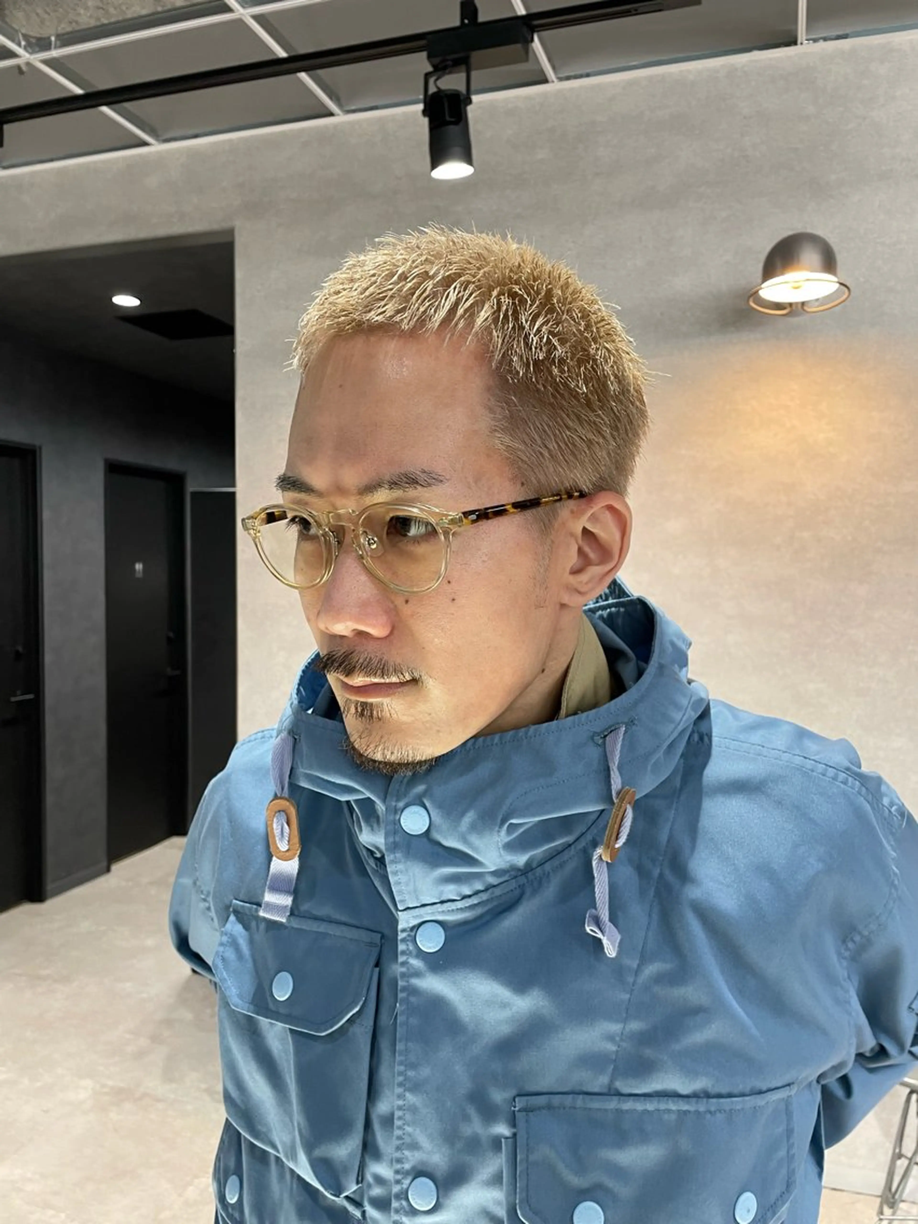 ショート カラー メンズ ボウズ メンズハイトーン ハイトーンカラー カット ヘアカラー 垢抜けハイトーン☀／ 笑顔の美容師／しゅんのヘアスタイル