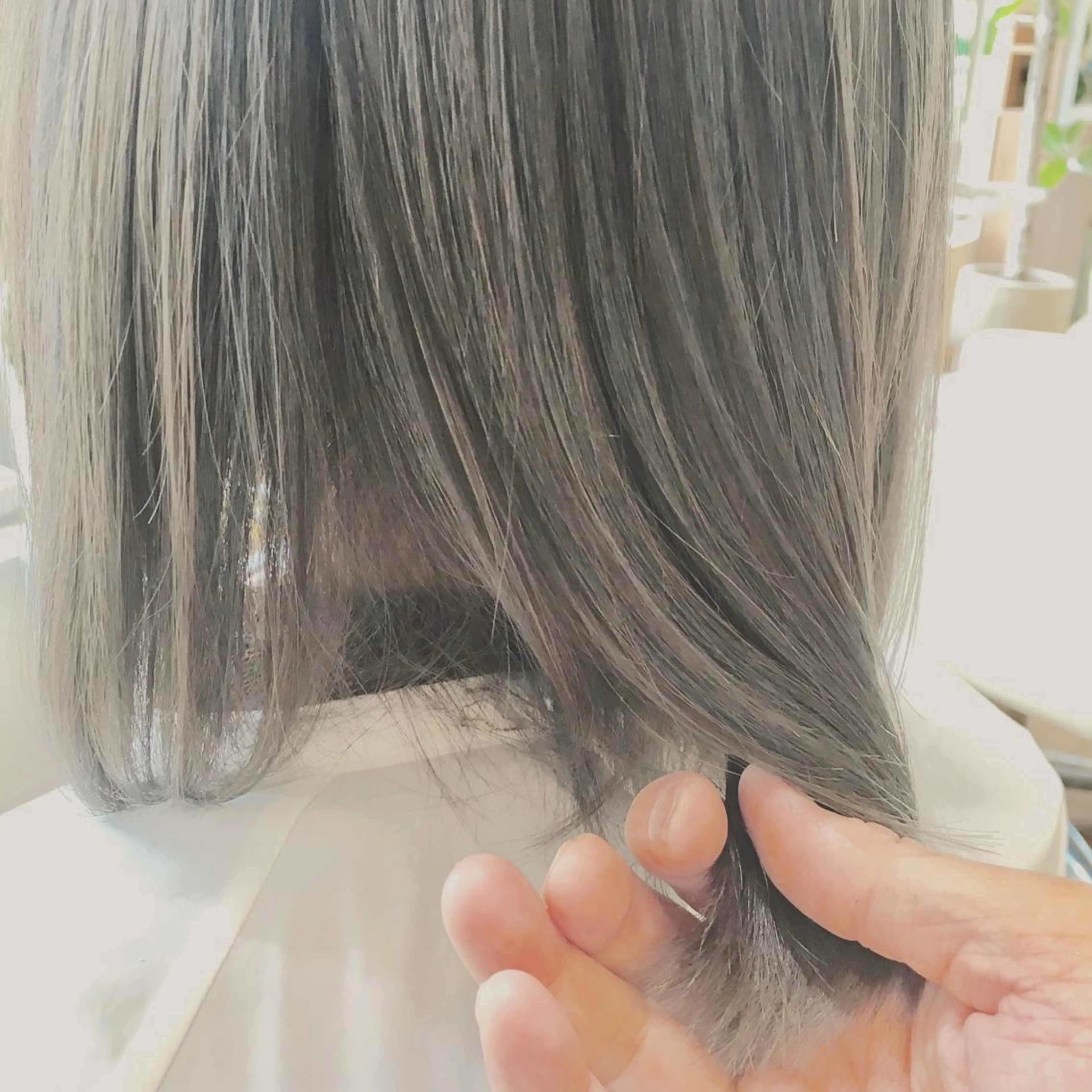 ミディアム カット ヘアカラー トリートメント 小濱 秀人のヘアスタイル