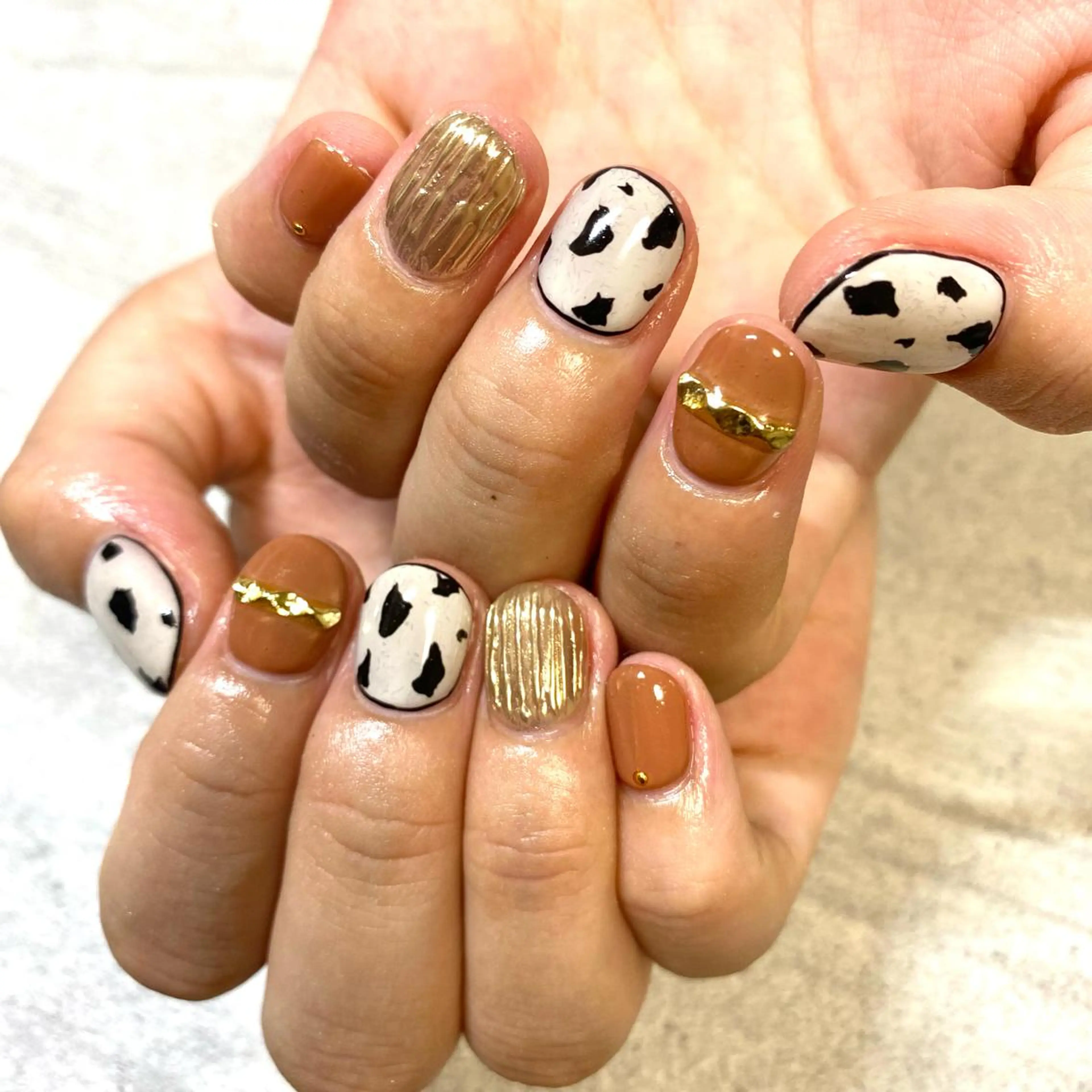 ショート カラー パーマ ヘアアレンジ メンズ キッズ ネイル マツエク・マツパ アイブロウ ニュアンスネイル ニュアンスパーマ 今福鶴見ネイル 8(ｴｲﾄ)のネイルデザイン