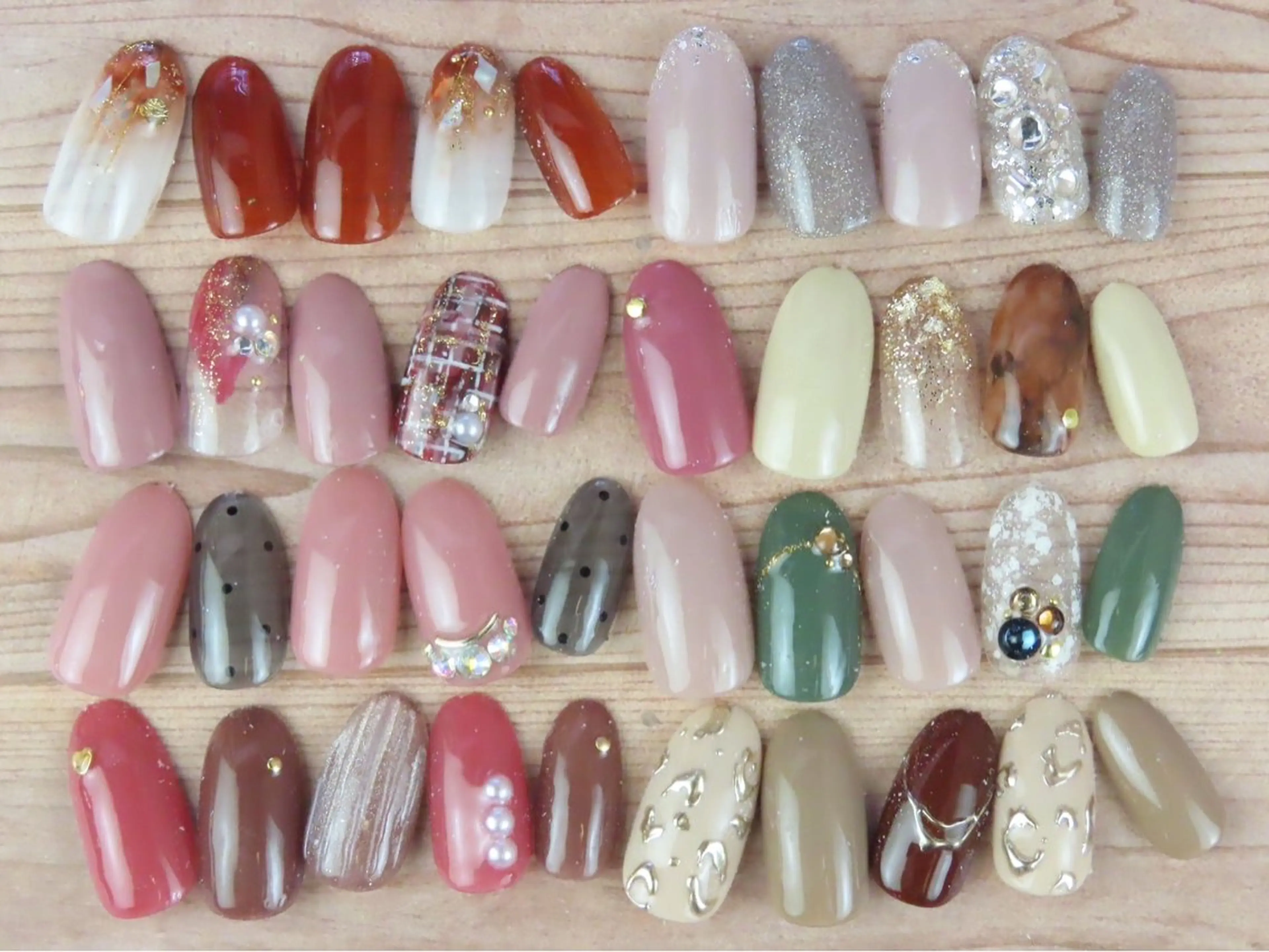 ネイル 僧根 志津代のネイルデザイン