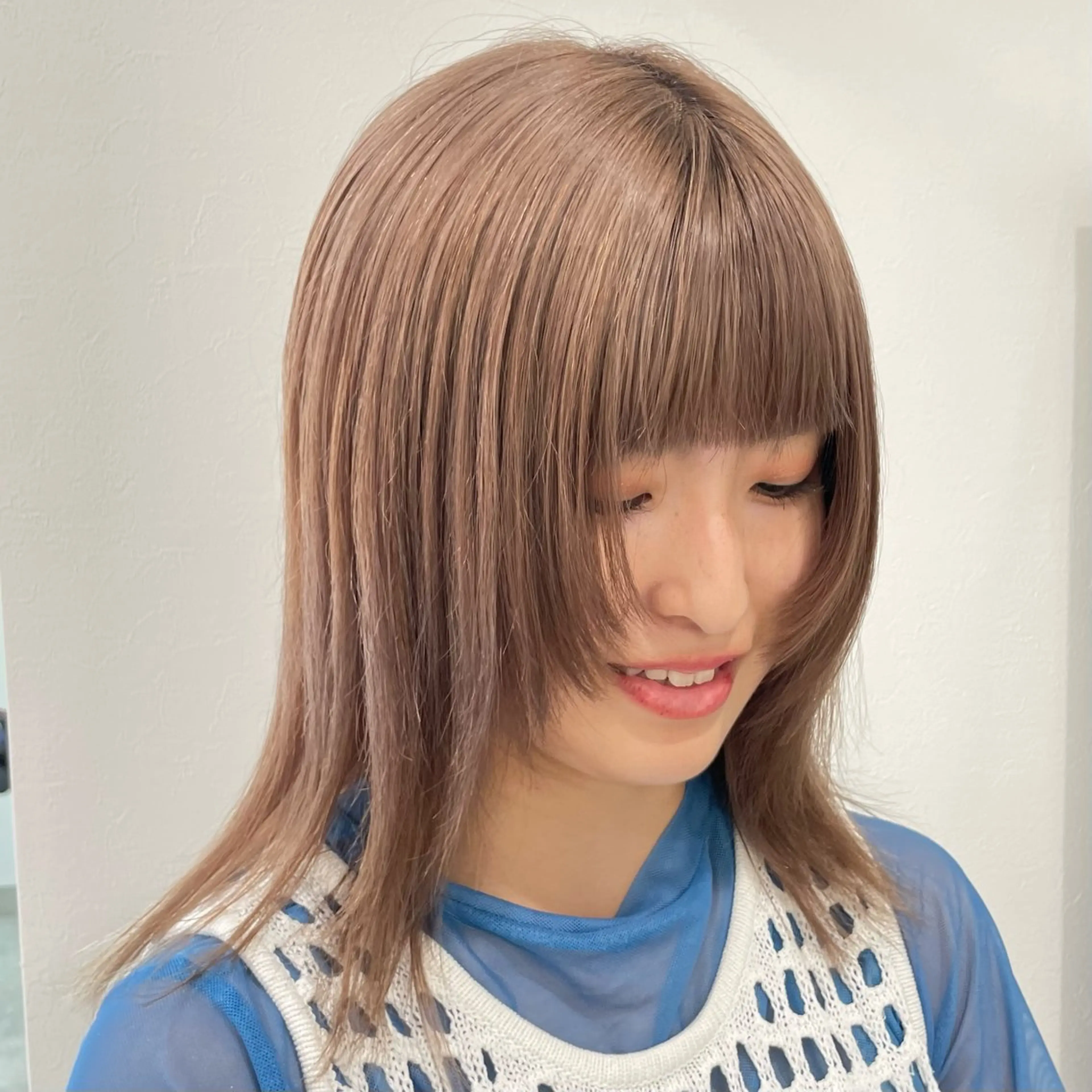 セミロング カラー 透明感カラー グレージュ 🍀ケアブリーチ🍀 木下　心のヘアスタイル