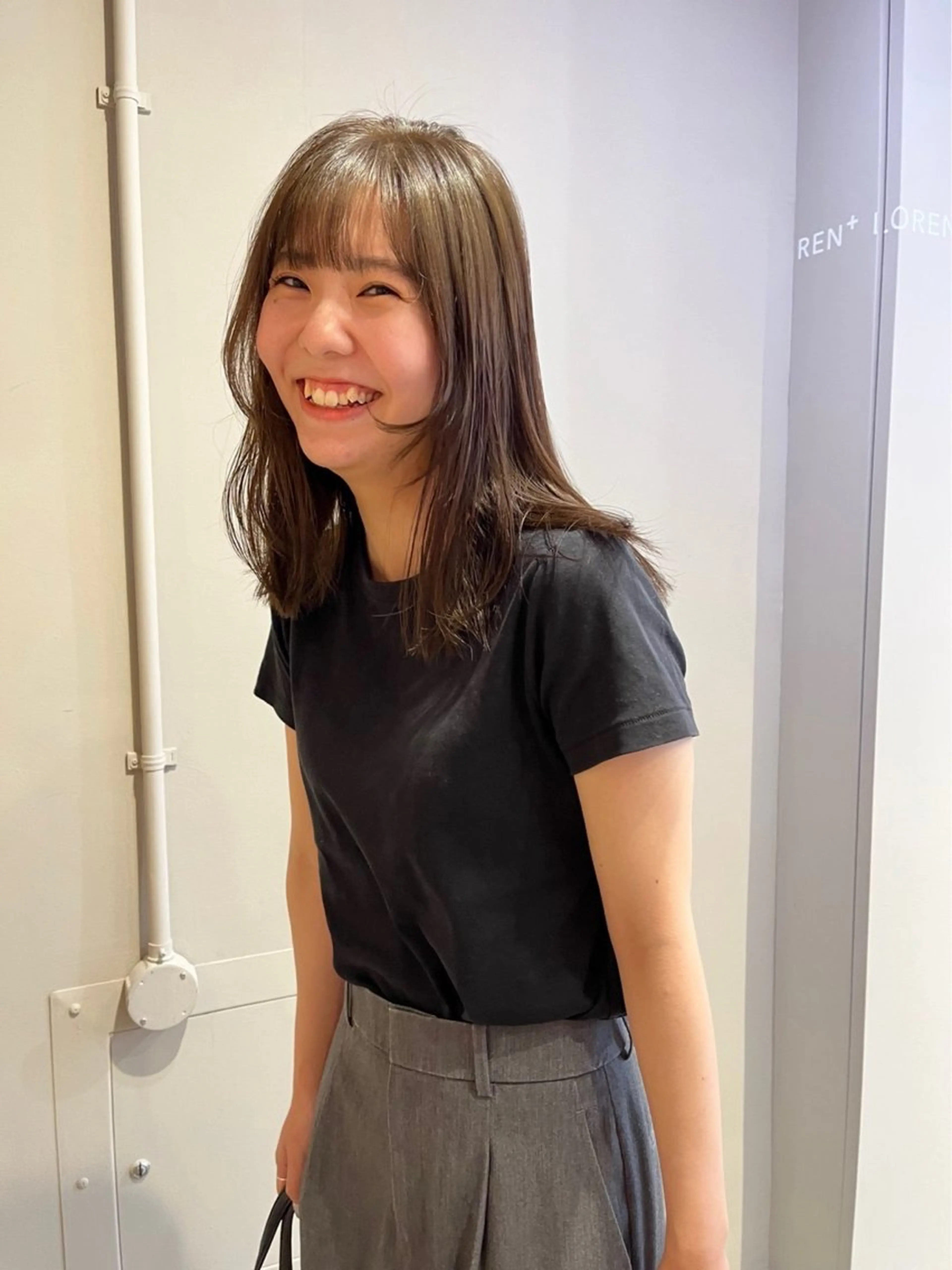 ミディアム LOREN＋透明感 オリーブhirokoのヘアスタイル