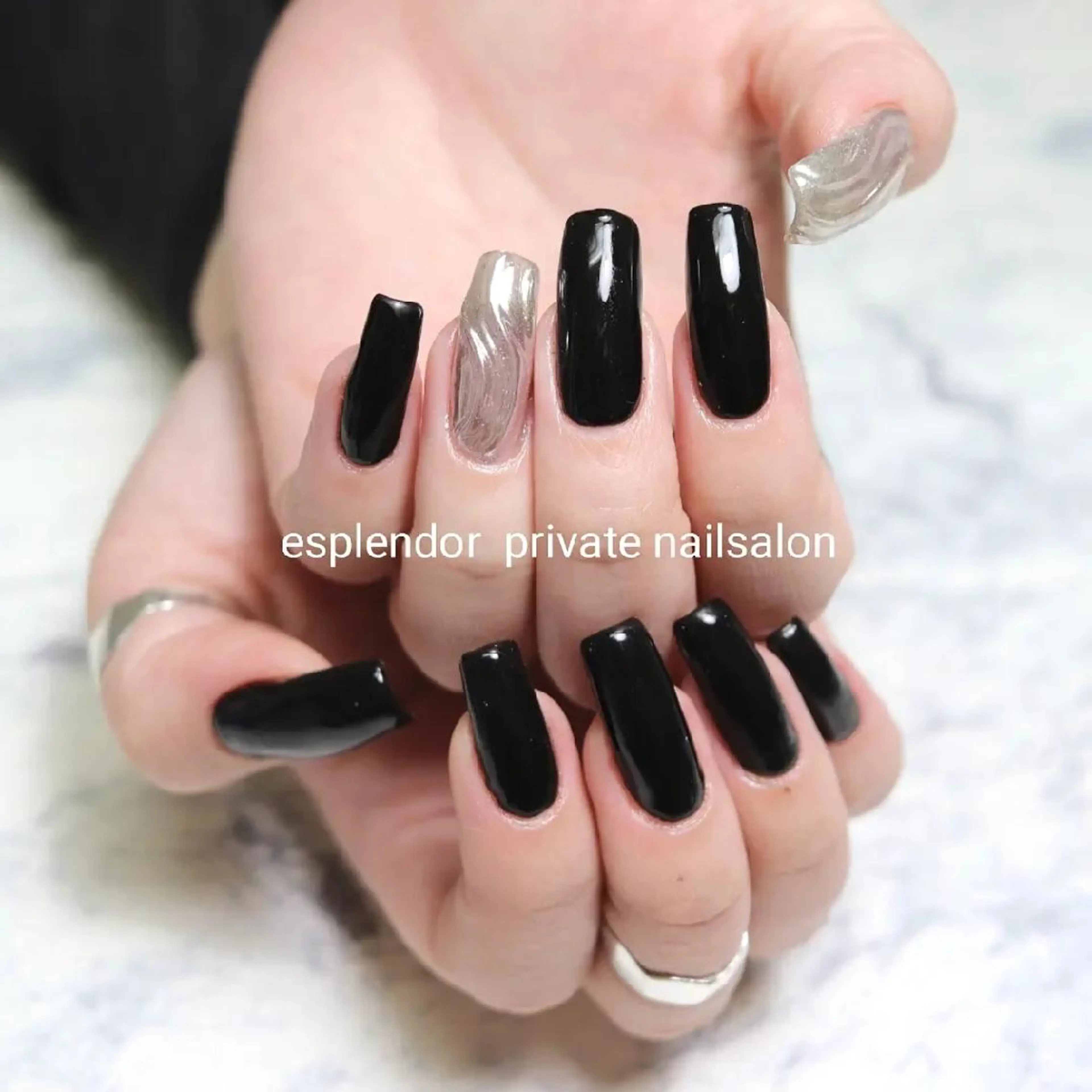 ネイル シルバー ハンドネイル ハンドケア esplendor  エスプレンドル所属・esplendor  エスプレンドルのネイルデザイン
