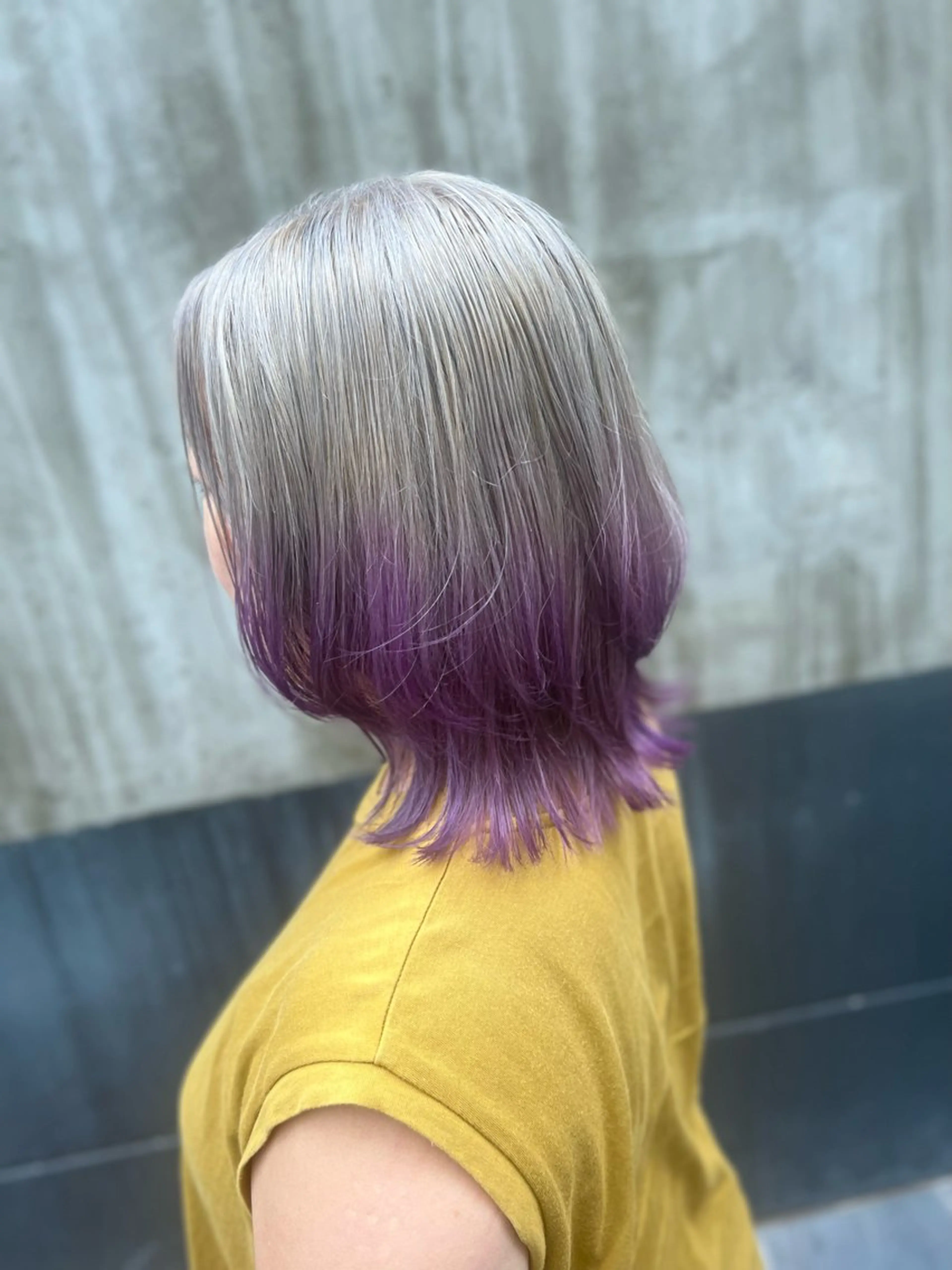 ミディアム カラー パープルカラー シルバー ホワイトシルバー ウルフカット 🍇おぐら めぐみ🍇のヘアスタイル