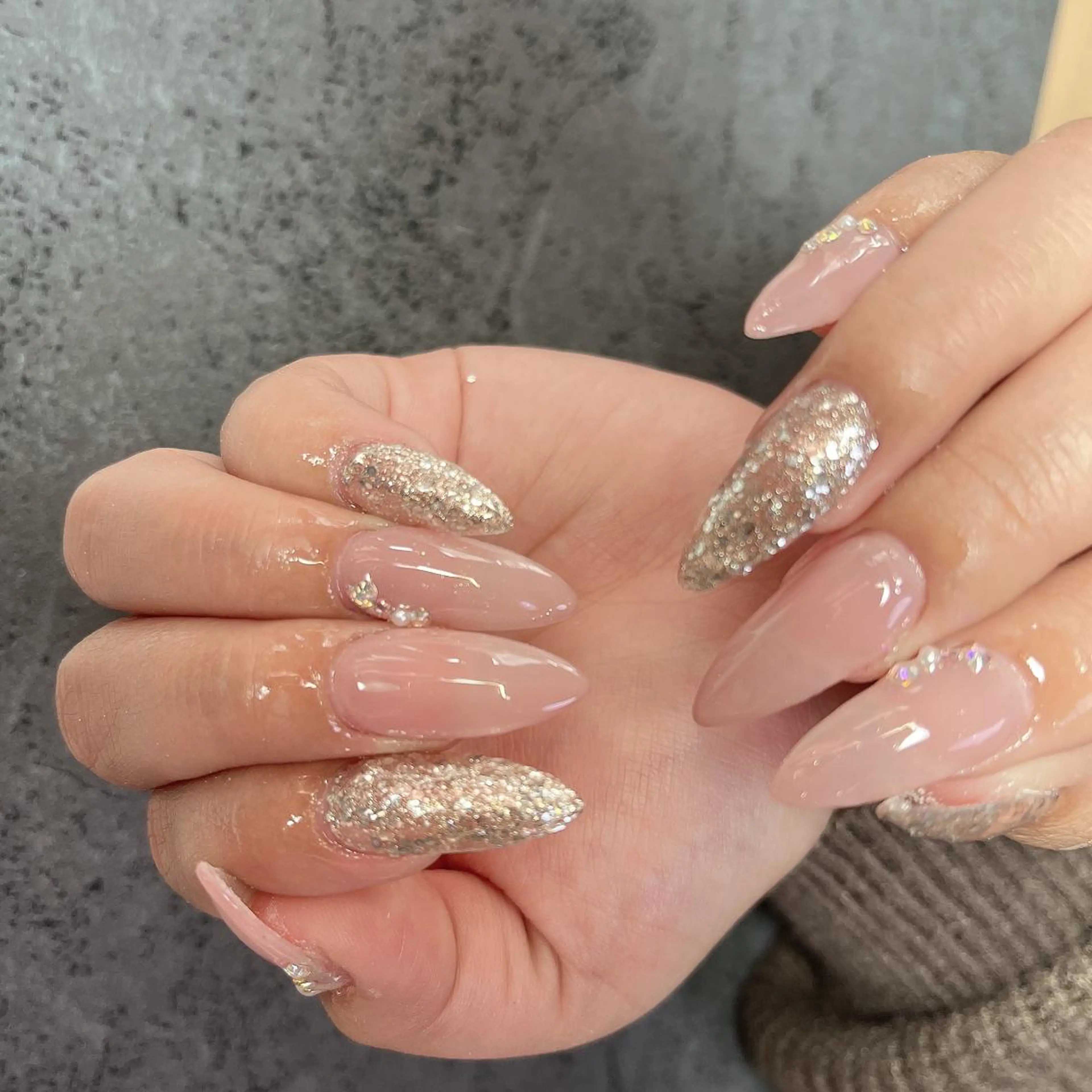 ネイル シンプルネイル 春ネイル ストーンネイル ハンドネイル Ruana Nailのネイルデザイン