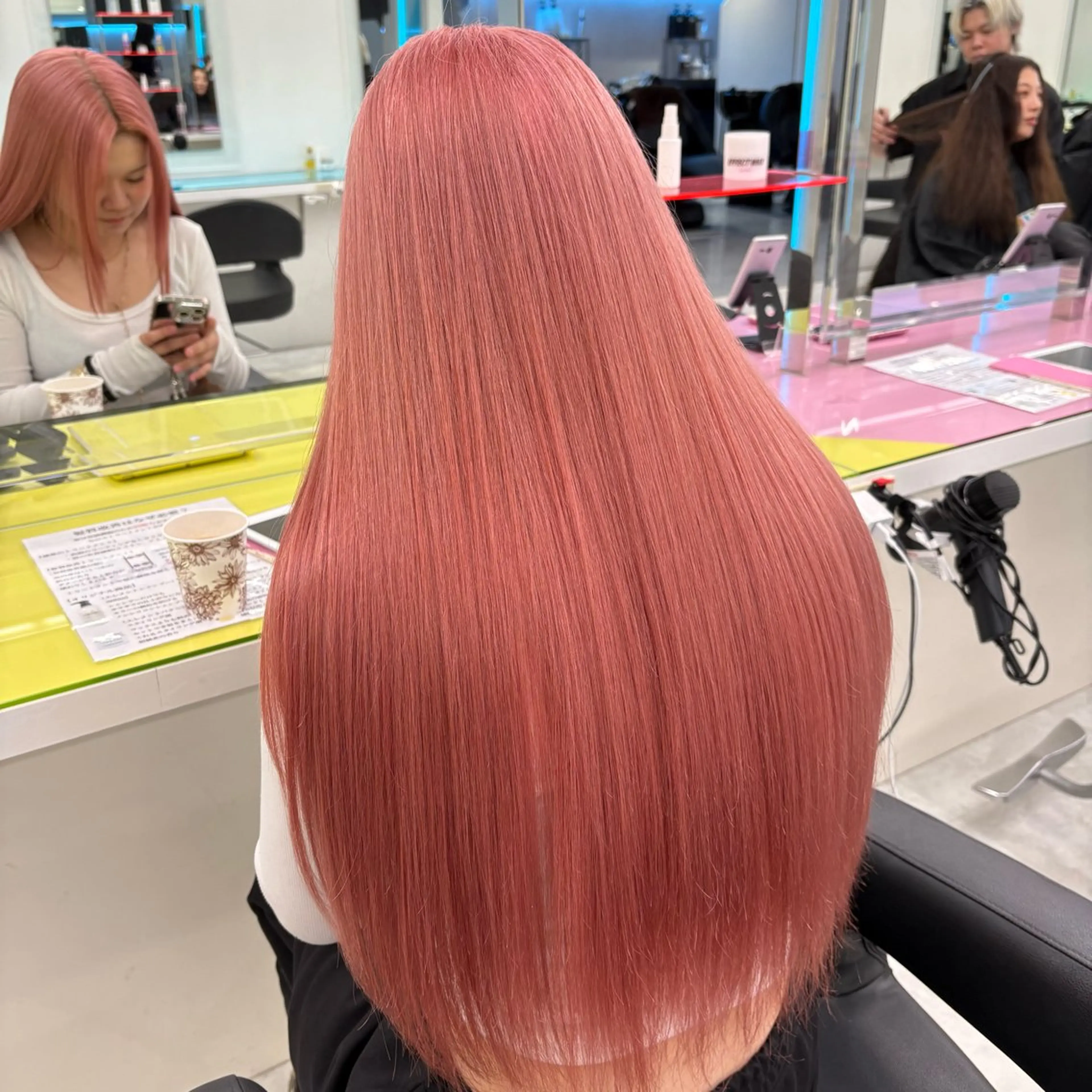 カラー akari🎀🤍 ガーリーstyleのヘアスタイル