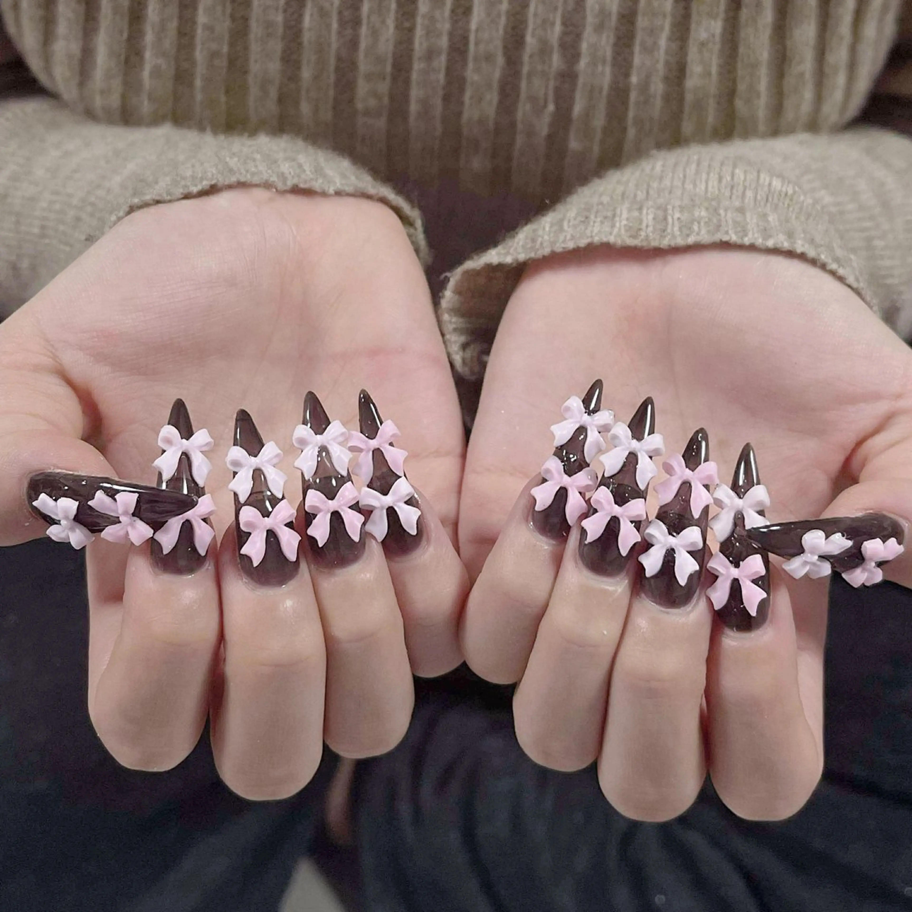 ネイル チークネイル フレンチネイル ガラスフレンチ グラデーション キラキラネイル ハンドネイル LilyLala Nailsalonのネイルデザイン