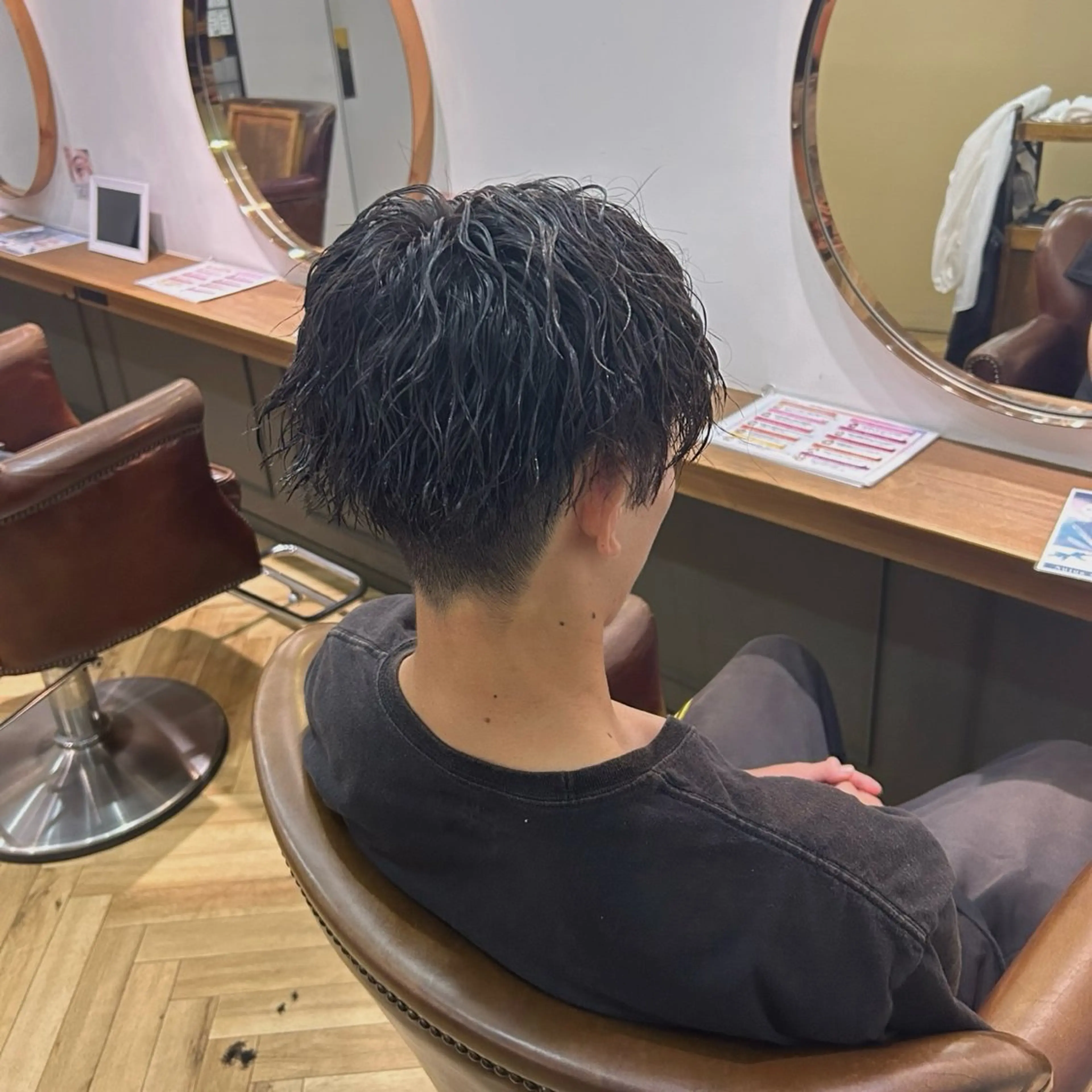 ショート パーマ メンズ レイヤーカット 森本 愛華のヘアスタイル