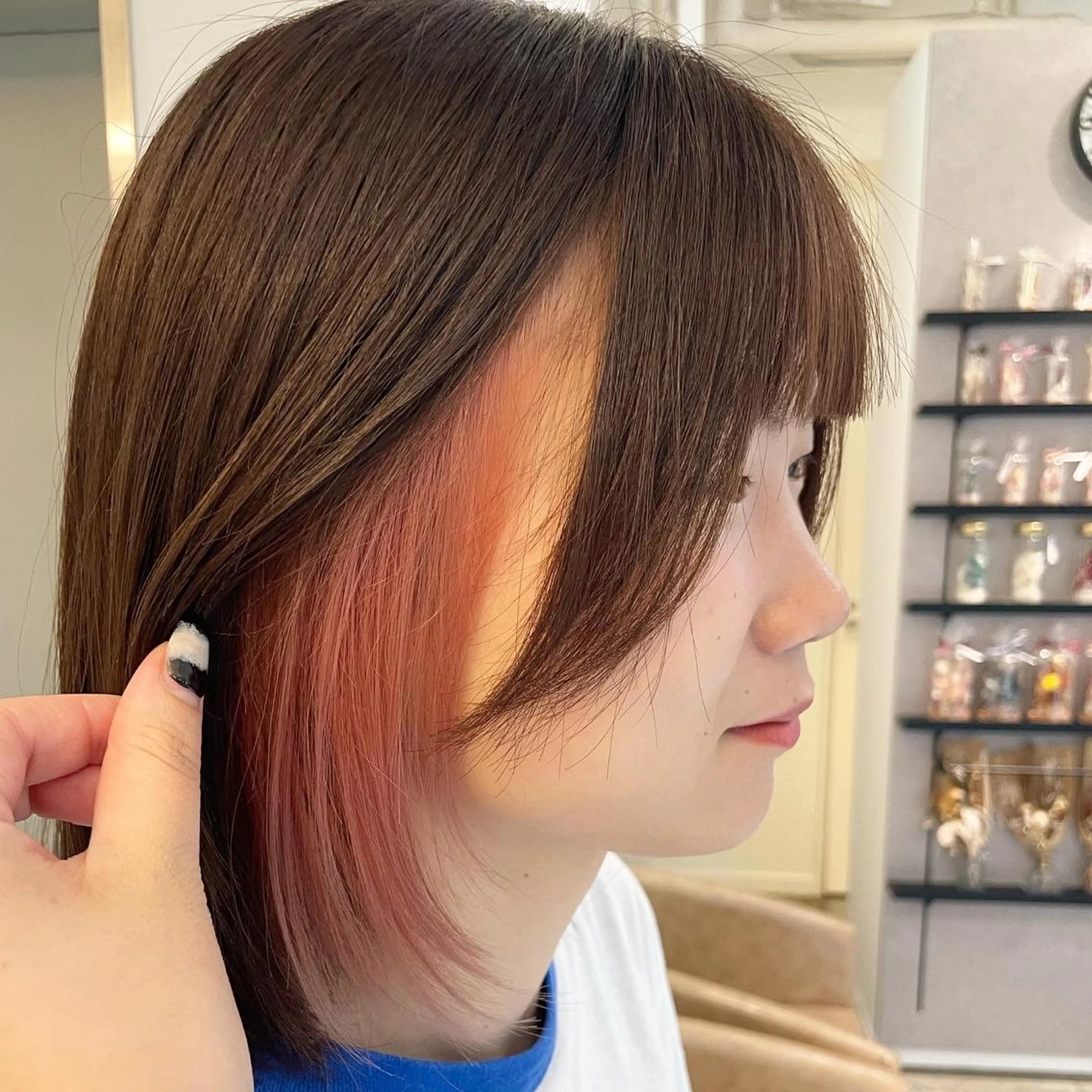 ショート カット ヘアカラー 亀山 由里菜のヘアスタイル