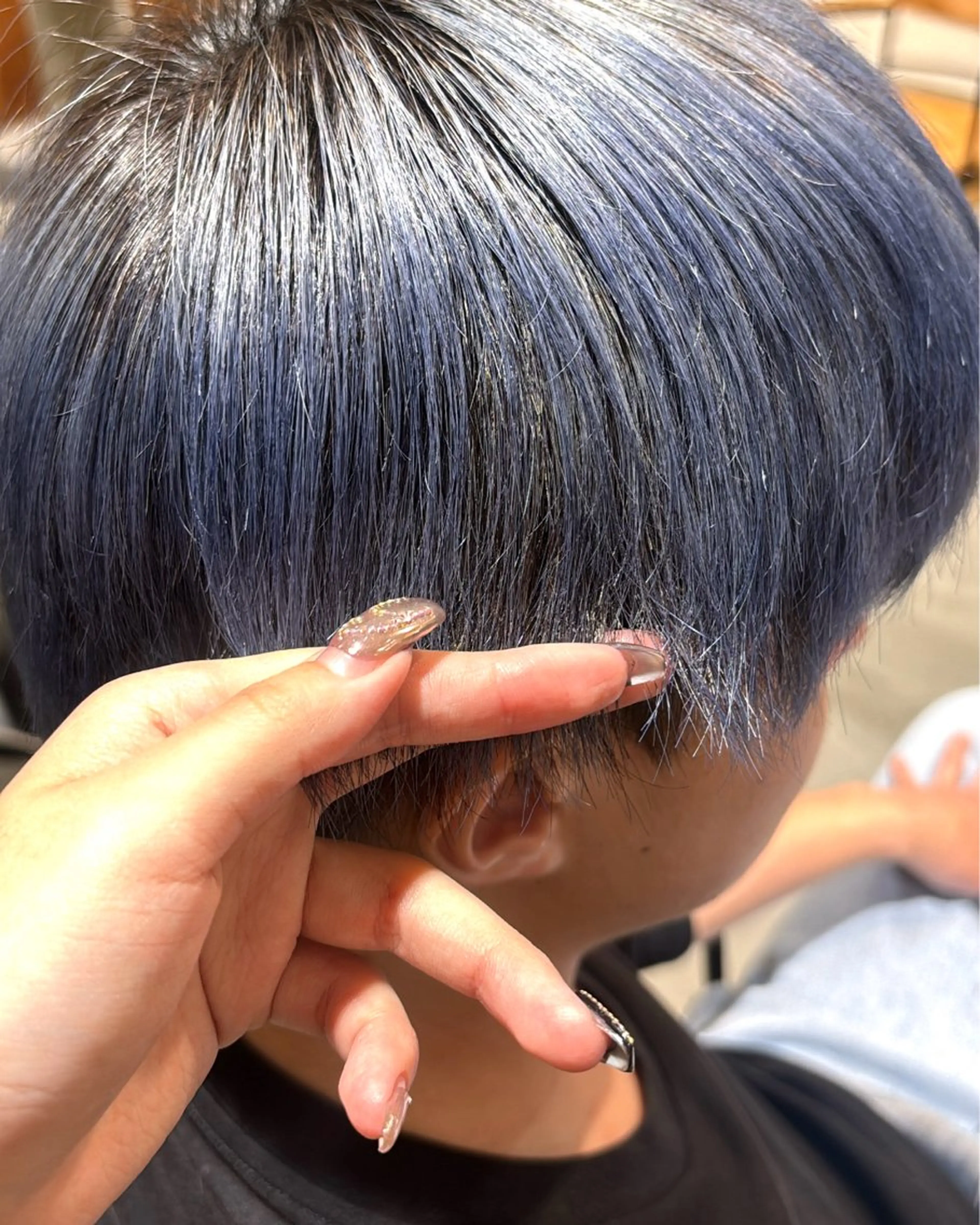 カラー メンズ ブルーカラー シルバー 小木曽 里華のヘアスタイル