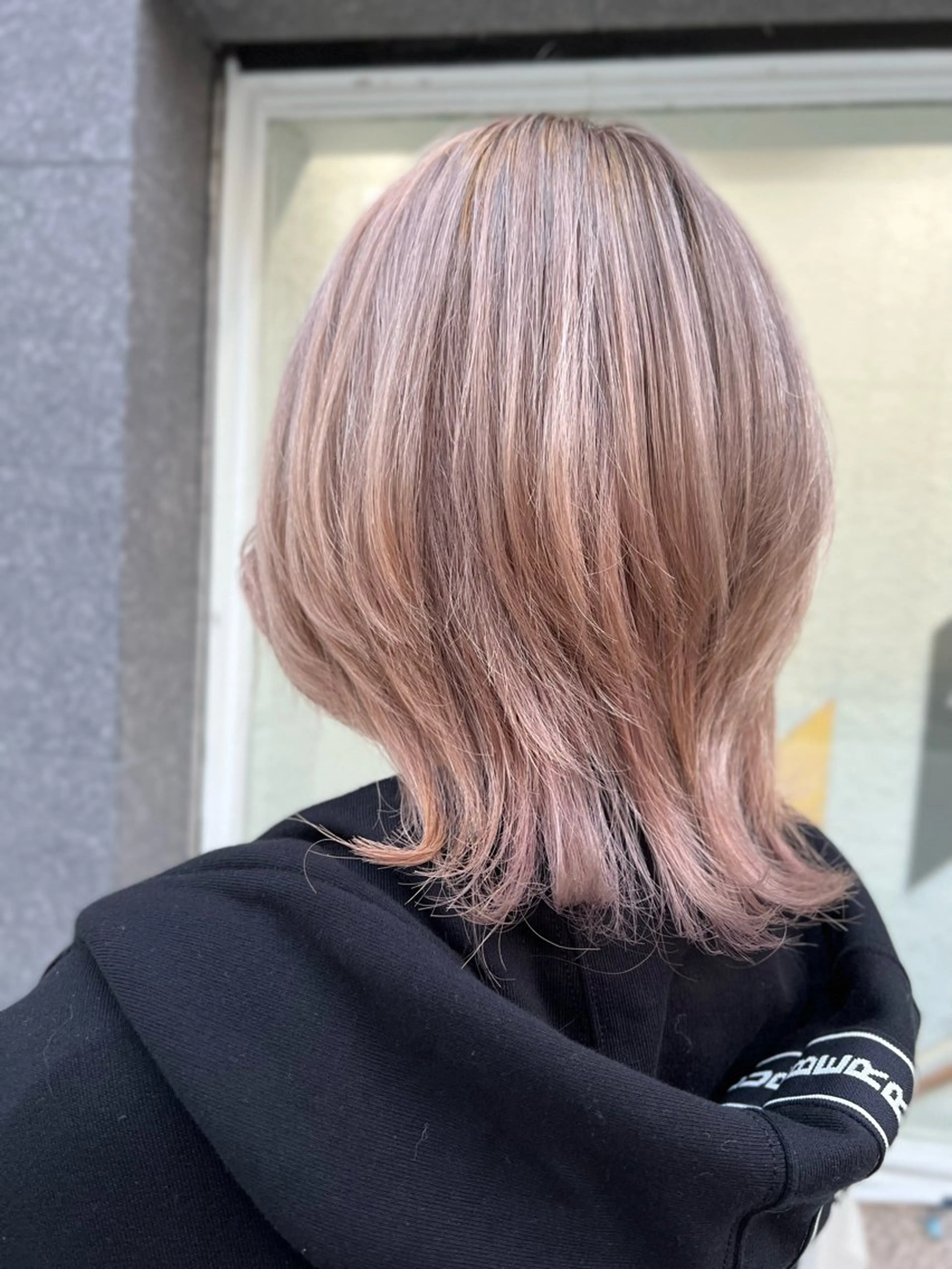 ミディアム Maison 心斎橋店所属・メンズ特化パーマ/ ハイトーンブリーチのヘアスタイル