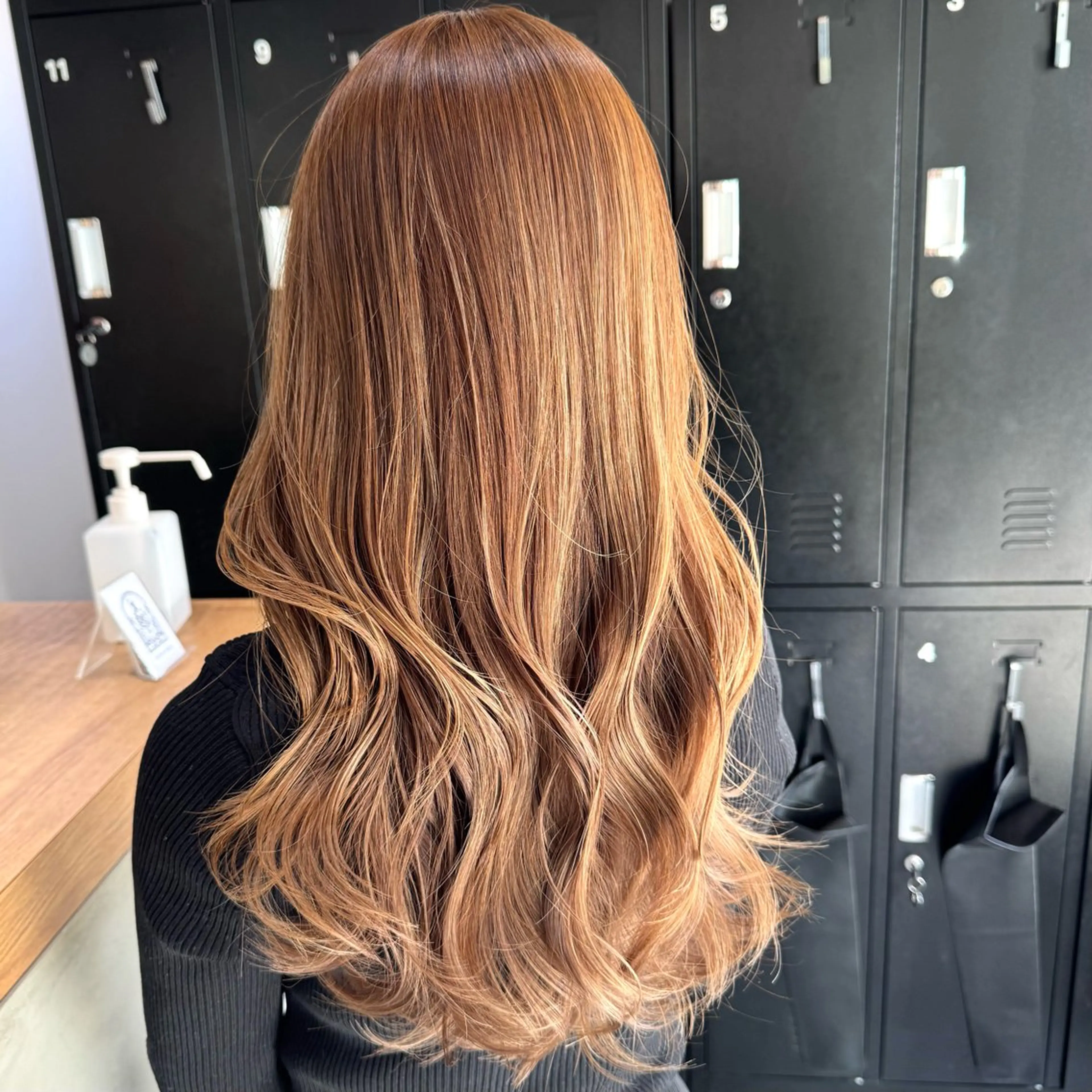 ロング カラー ヘアアレンジ ヘアカラー ブリーチなしカラー /ベージュ/安形翔のヘアスタイル