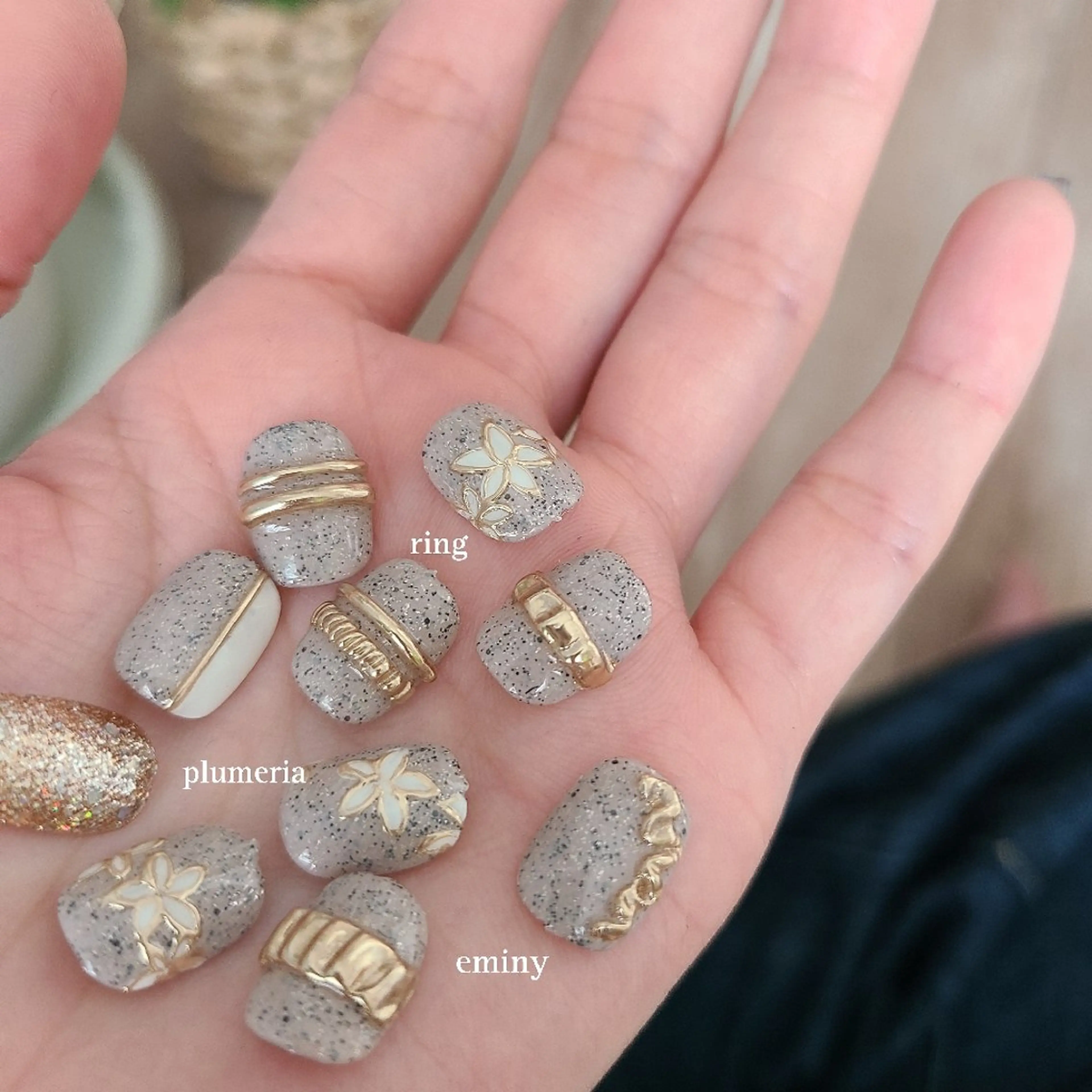 ネイル ゴールド 夏ネイル nail salon  eminyのネイルデザイン