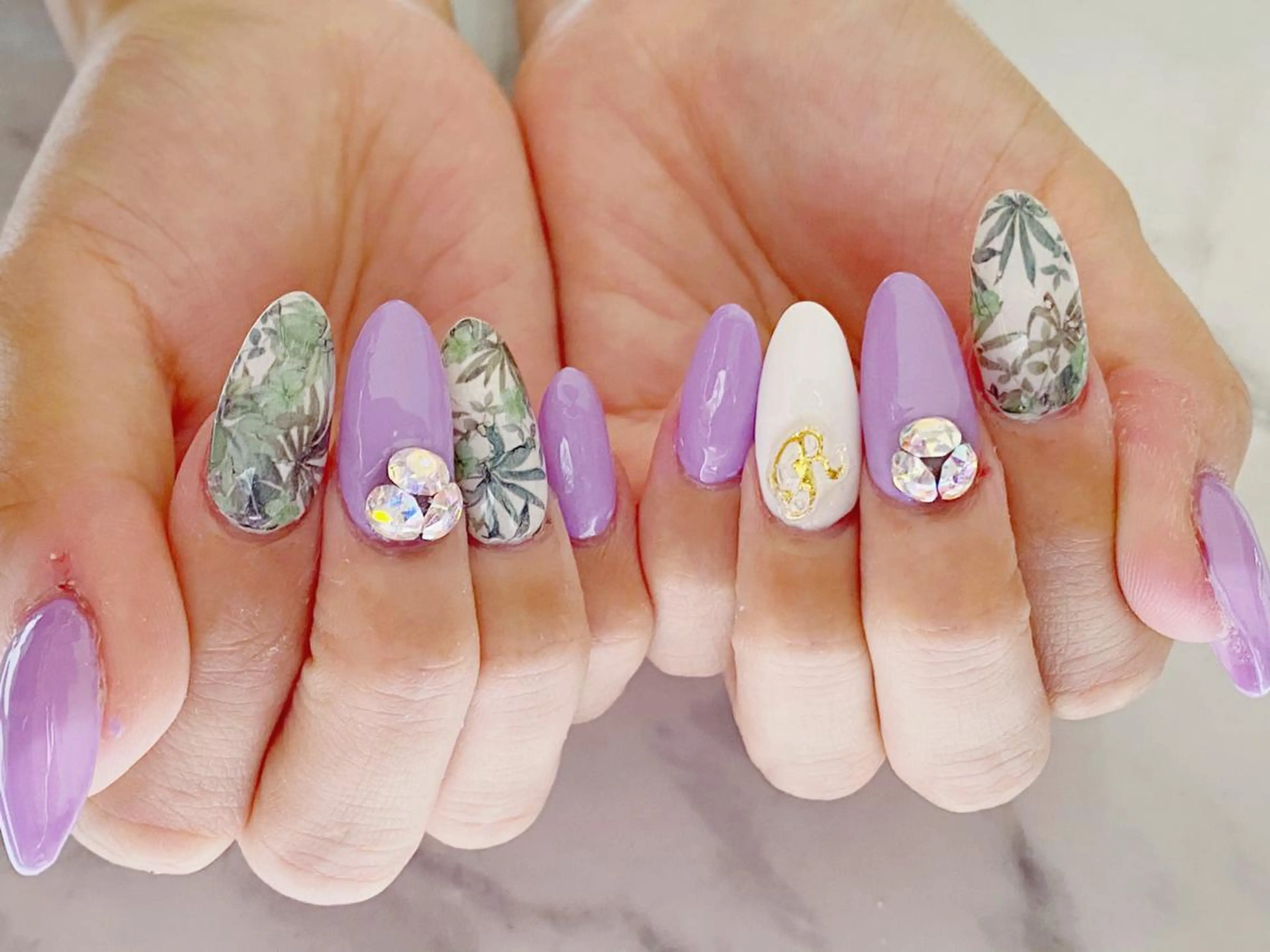 ネイル スカルプネイル YUN 💅のネイルデザイン