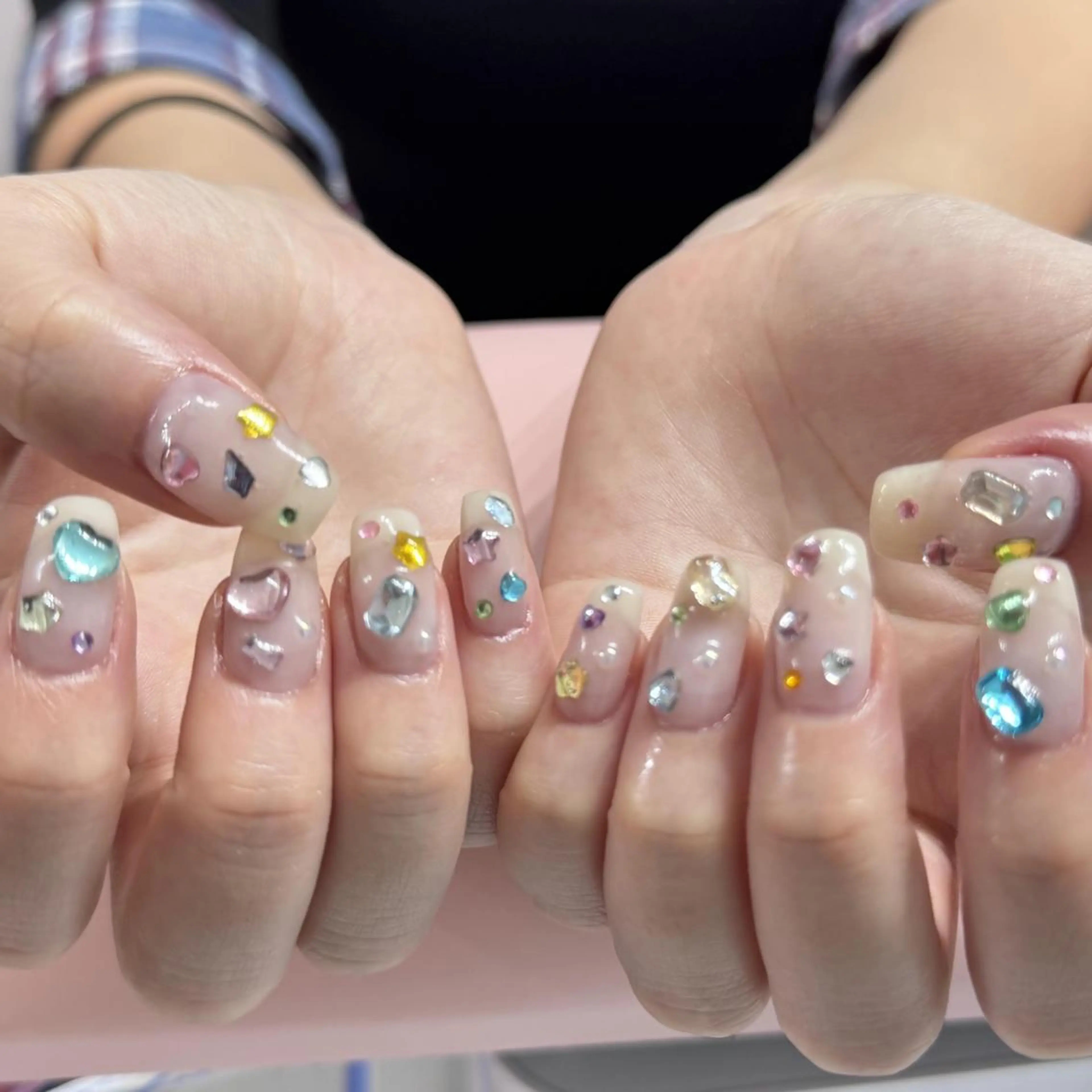 ミディアム ハンドネイル フットネイル 小川 柚香のネイルデザイン