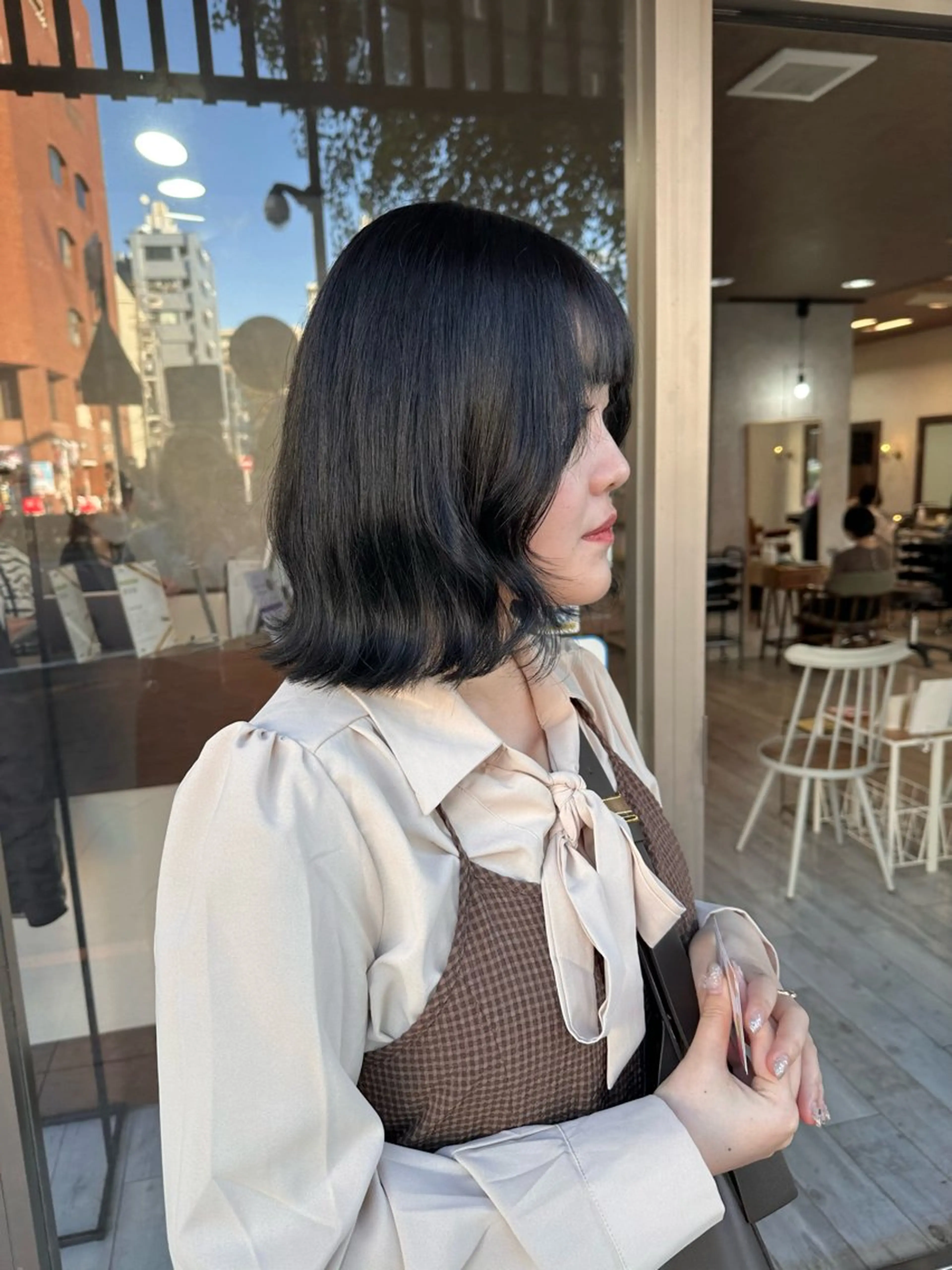 ミディアム カラー 黒髪 ネイビーカラー ボブ カット ヘアカラー 高橋 みく/ minim 暖色のヘアスタイル