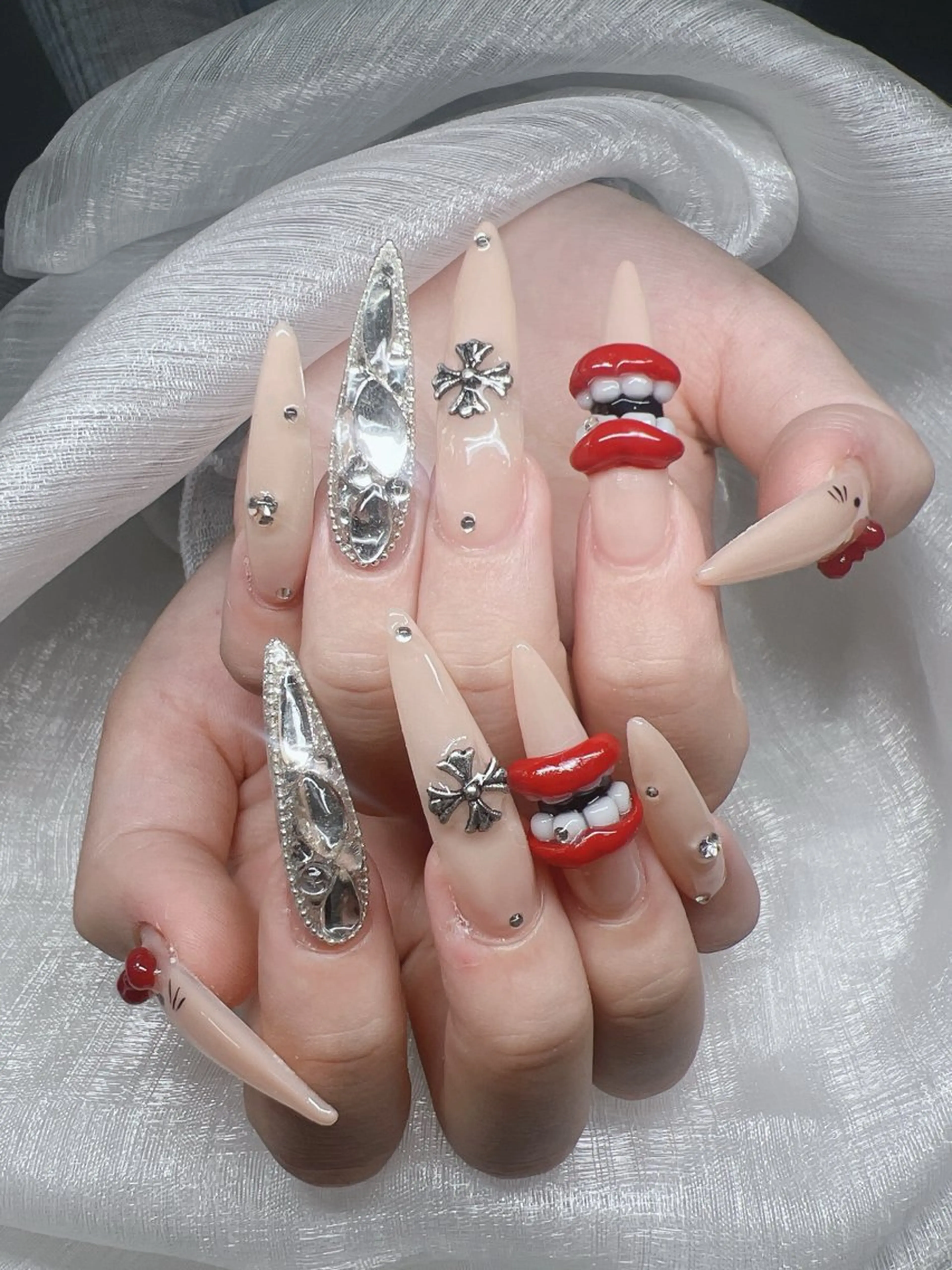 ネイル 長さ出し グラデーション キラキラネイル マグネットネイル ニュアンスネイル Lee Nails チップ長さだし専門店のネイルデザイン