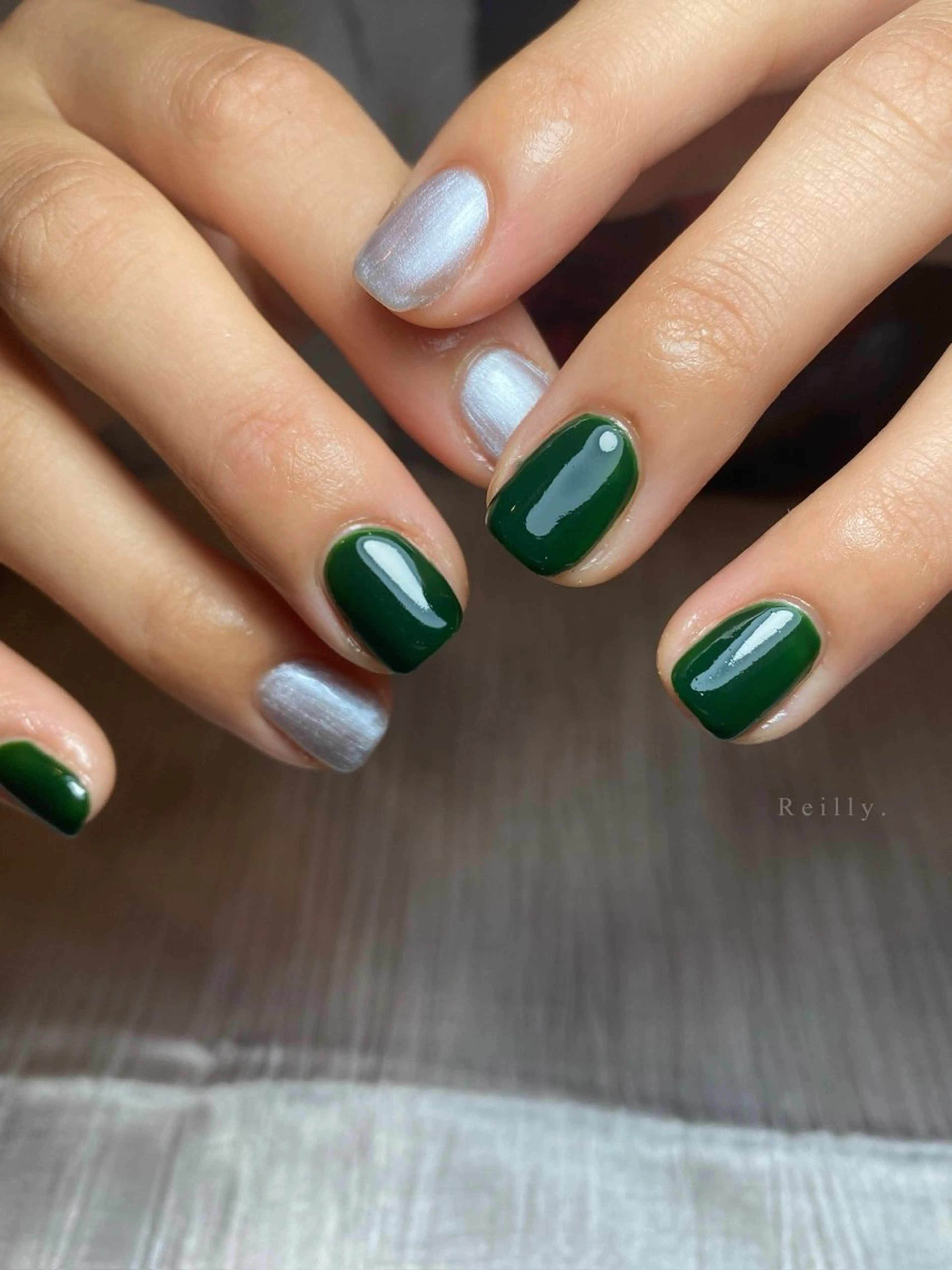 ネイル フラッシュネイル フレンチネイル ジェルネイル グラデーション ラメ(グリッター) ハンドネイル ハンドケア REILLY.　private nail salon所属・Marina 《REILLY.》のネイルデザイン