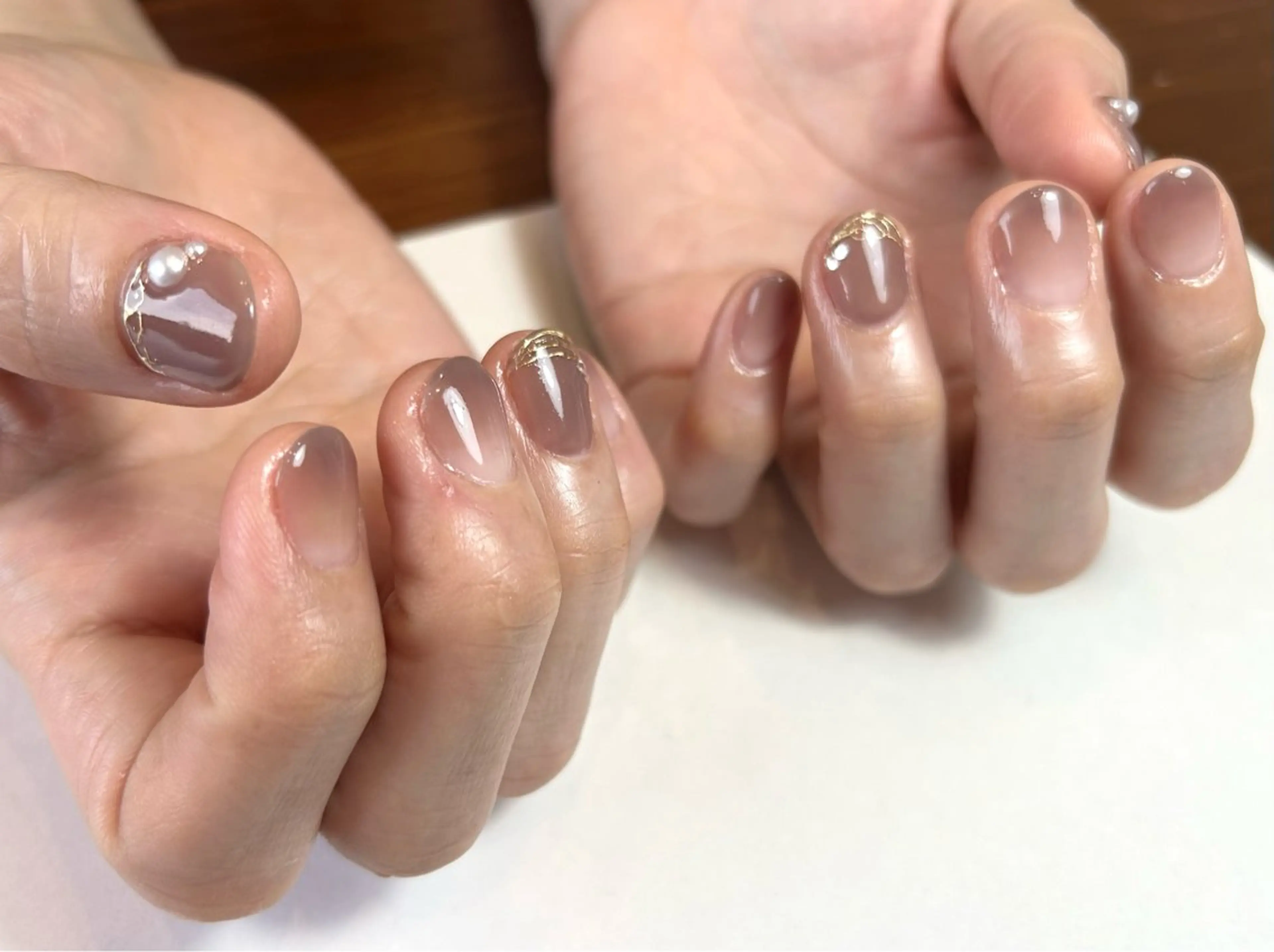 ネイル グラデーション ミラーネイル シンプルネイル 夏ネイル ハンドネイル le_rire _nailのネイルデザイン