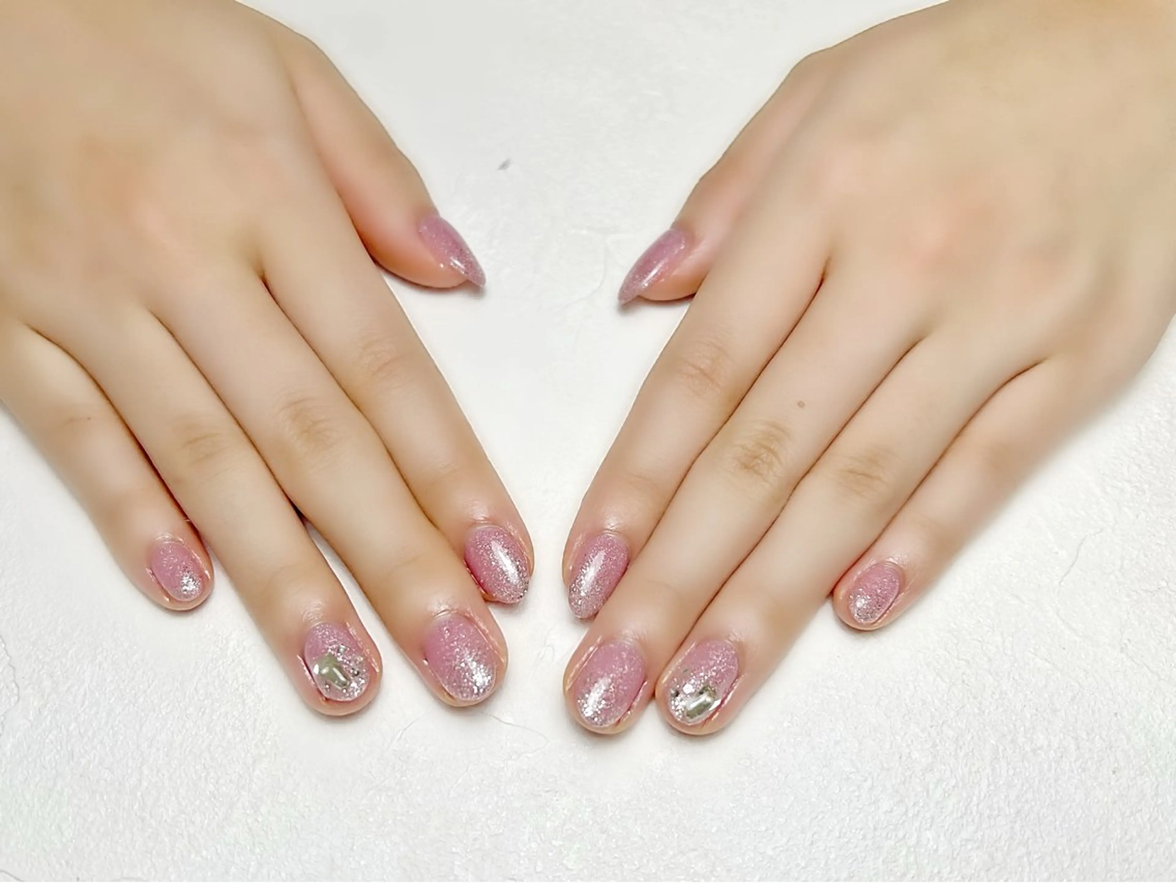 ネイル アートネイル ラメ(グリッター) オフィスネイル rouse nail RISATOのネイルデザイン