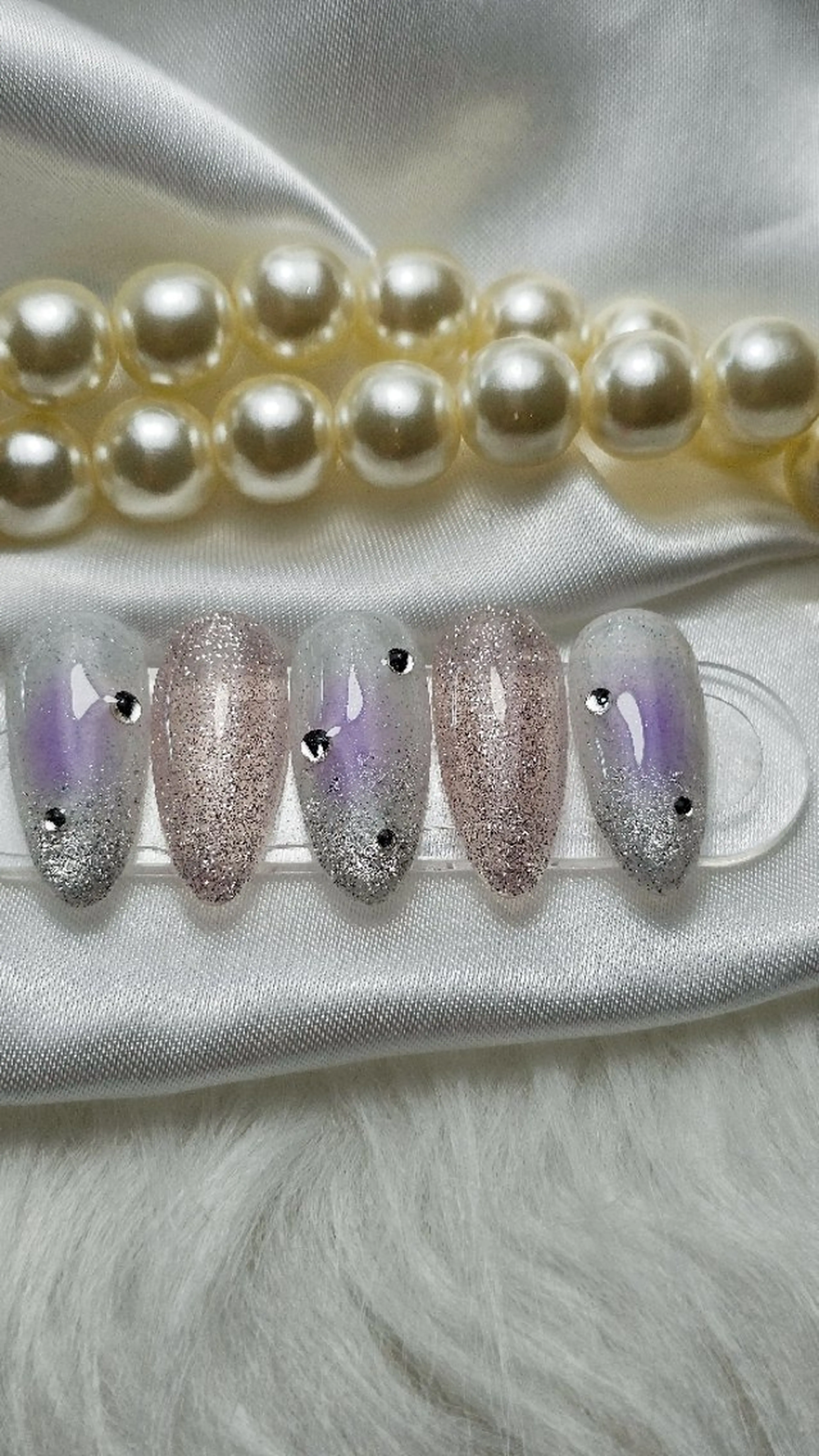 ネイル チークネイル フラッシュネイル Ra: Nail所属・Ra: nail    西新 韓国ネイルのネイルデザイン