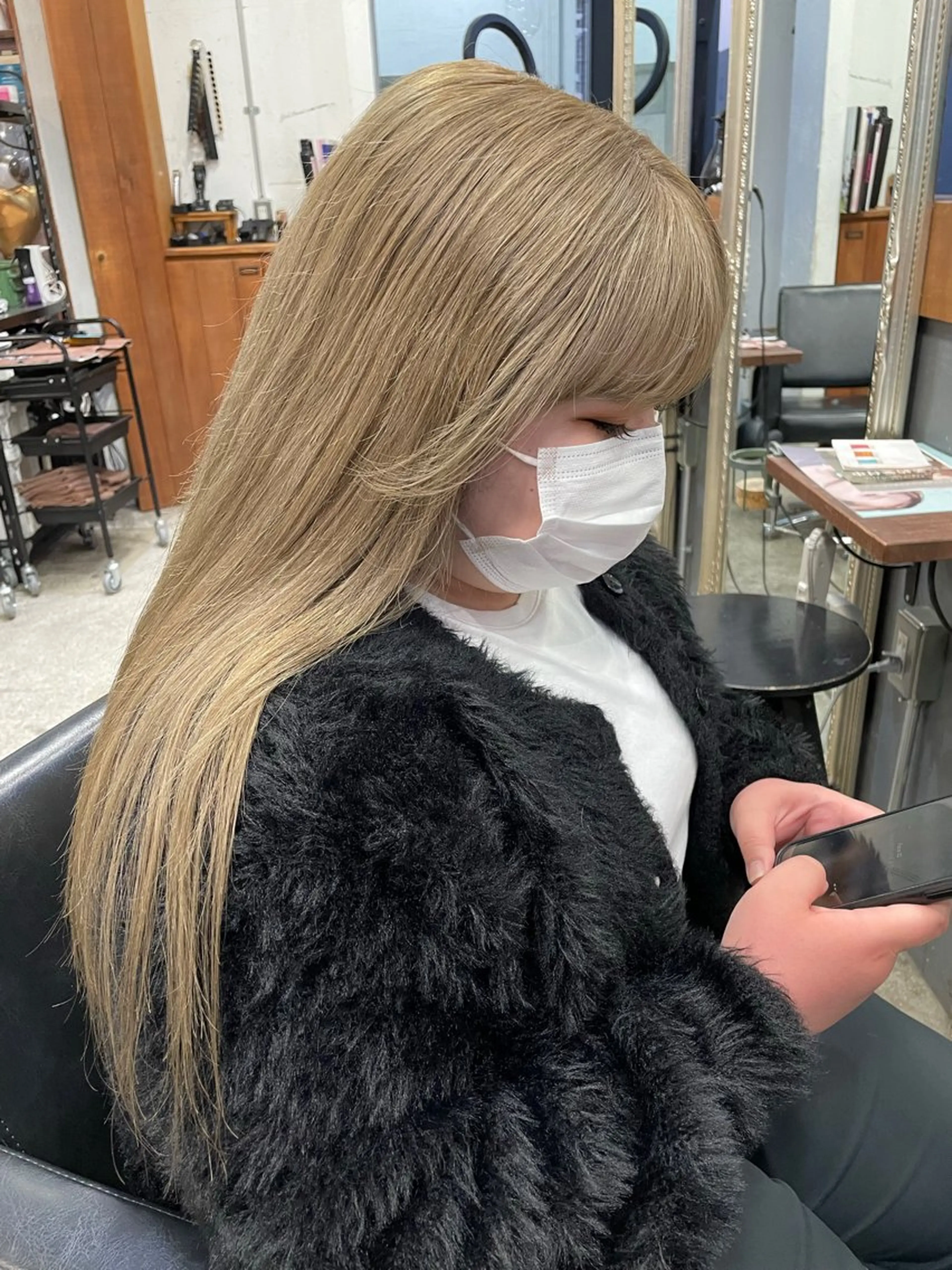 ロング カラー 大内 志穂のヘアスタイル