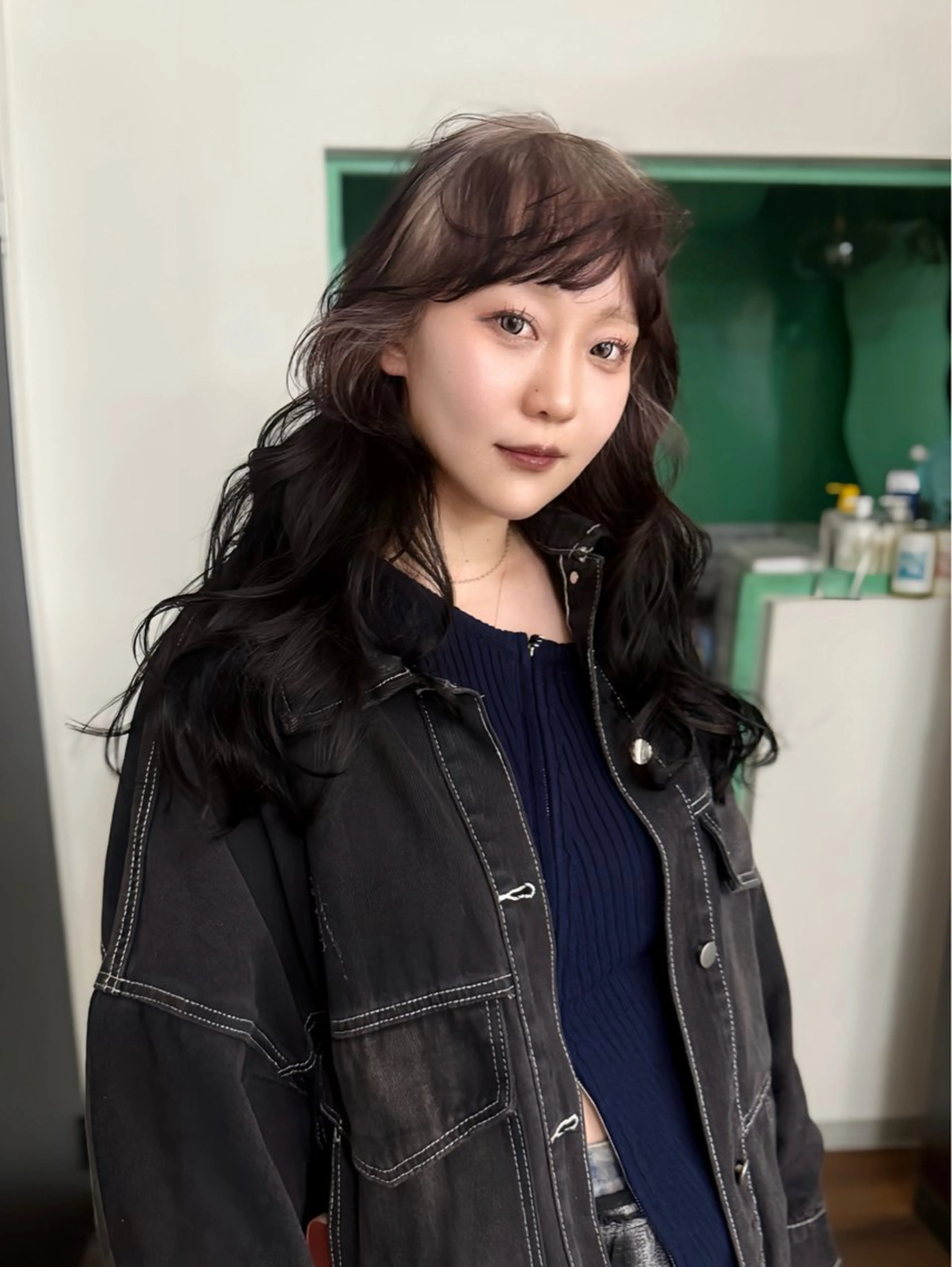 カラー 黒髪 ブリーチ ケアブリーチ デザインカラー グレージュ ヘアカラー lin. color.+ﾟのヘアスタイル