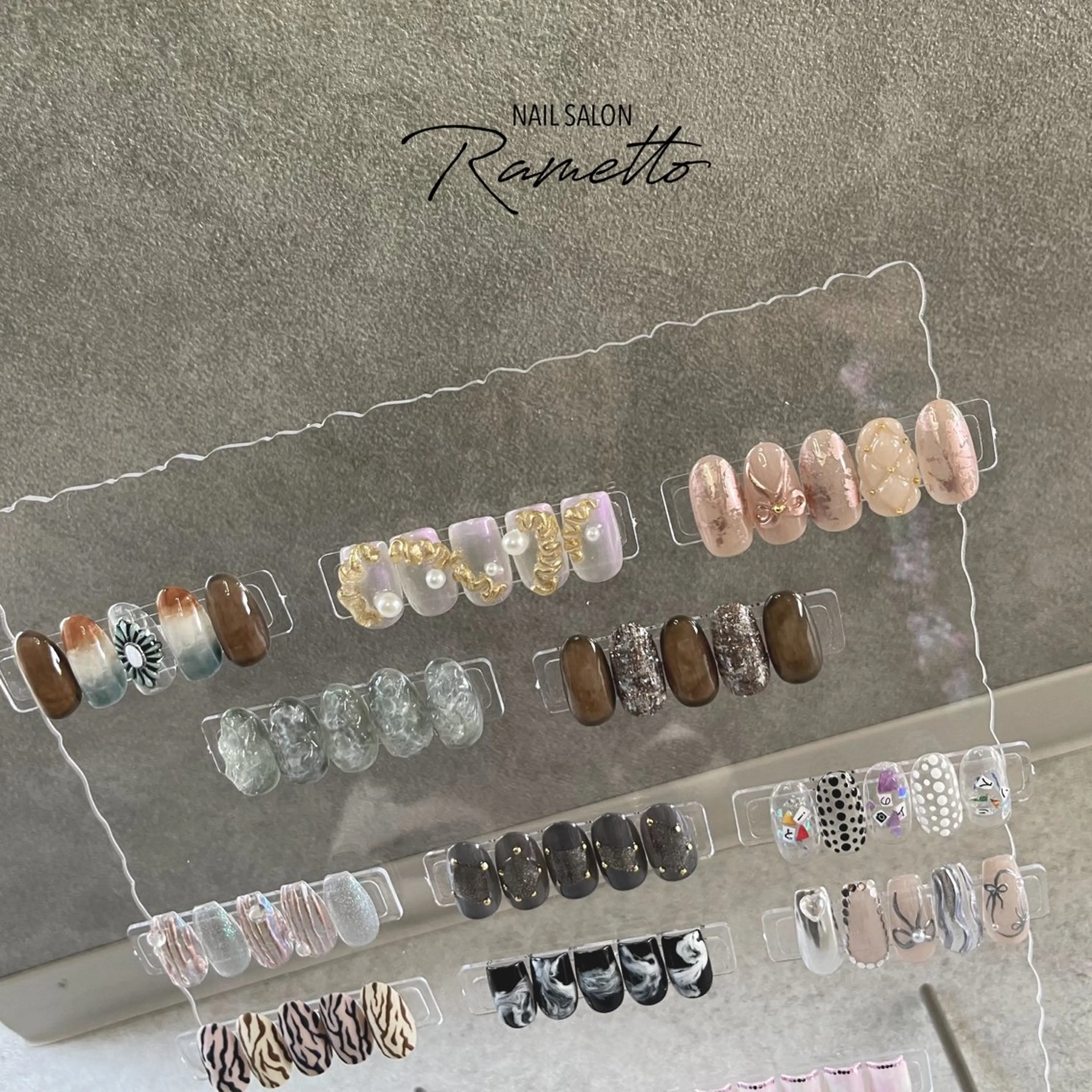 [オフ無し]定額デザイン(派手め)の写真