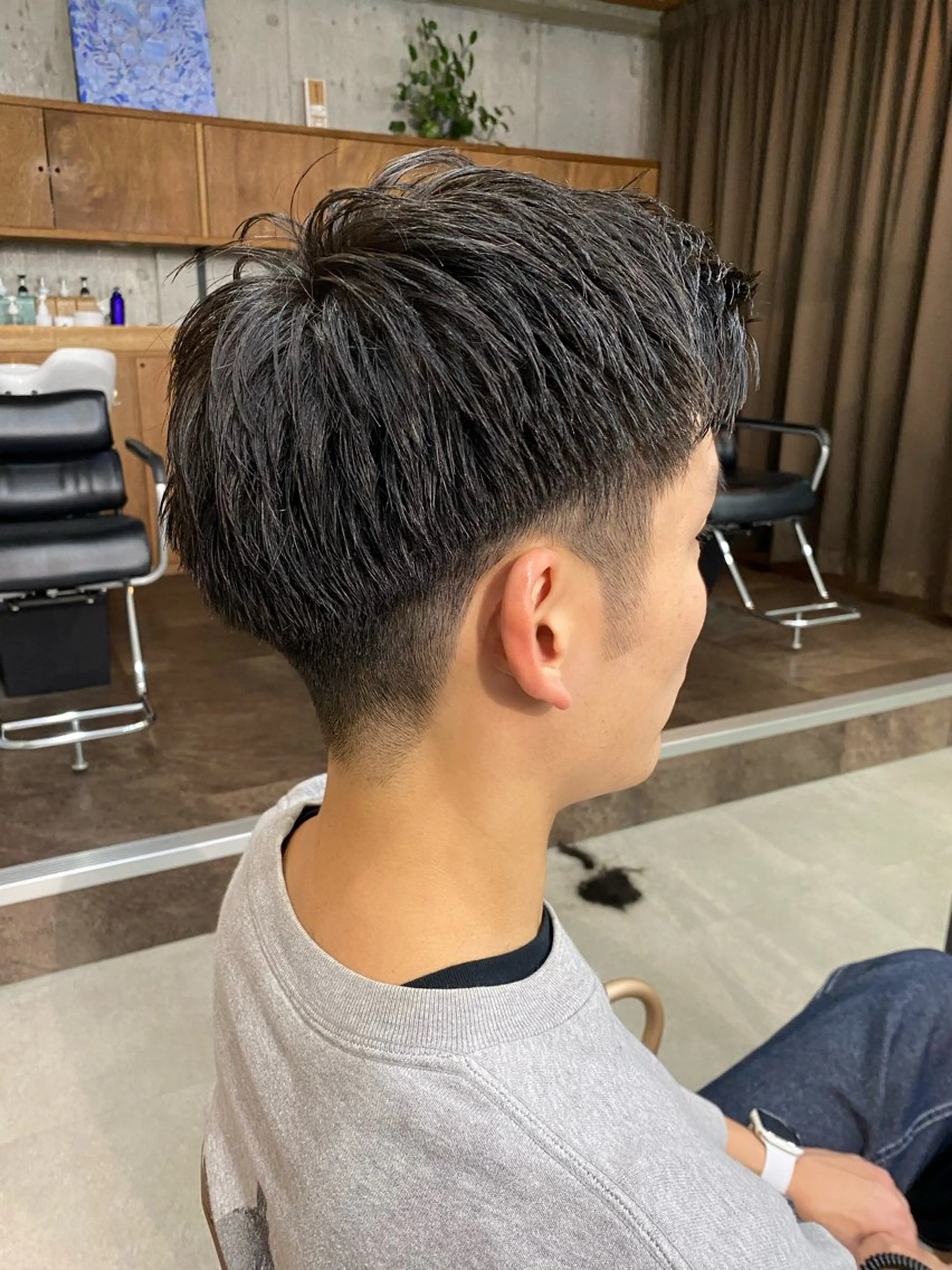 ショート メンズ アップバング 刈り上げ ショートヘア センターパート/ニ ュアンスパーマのヘアスタイル