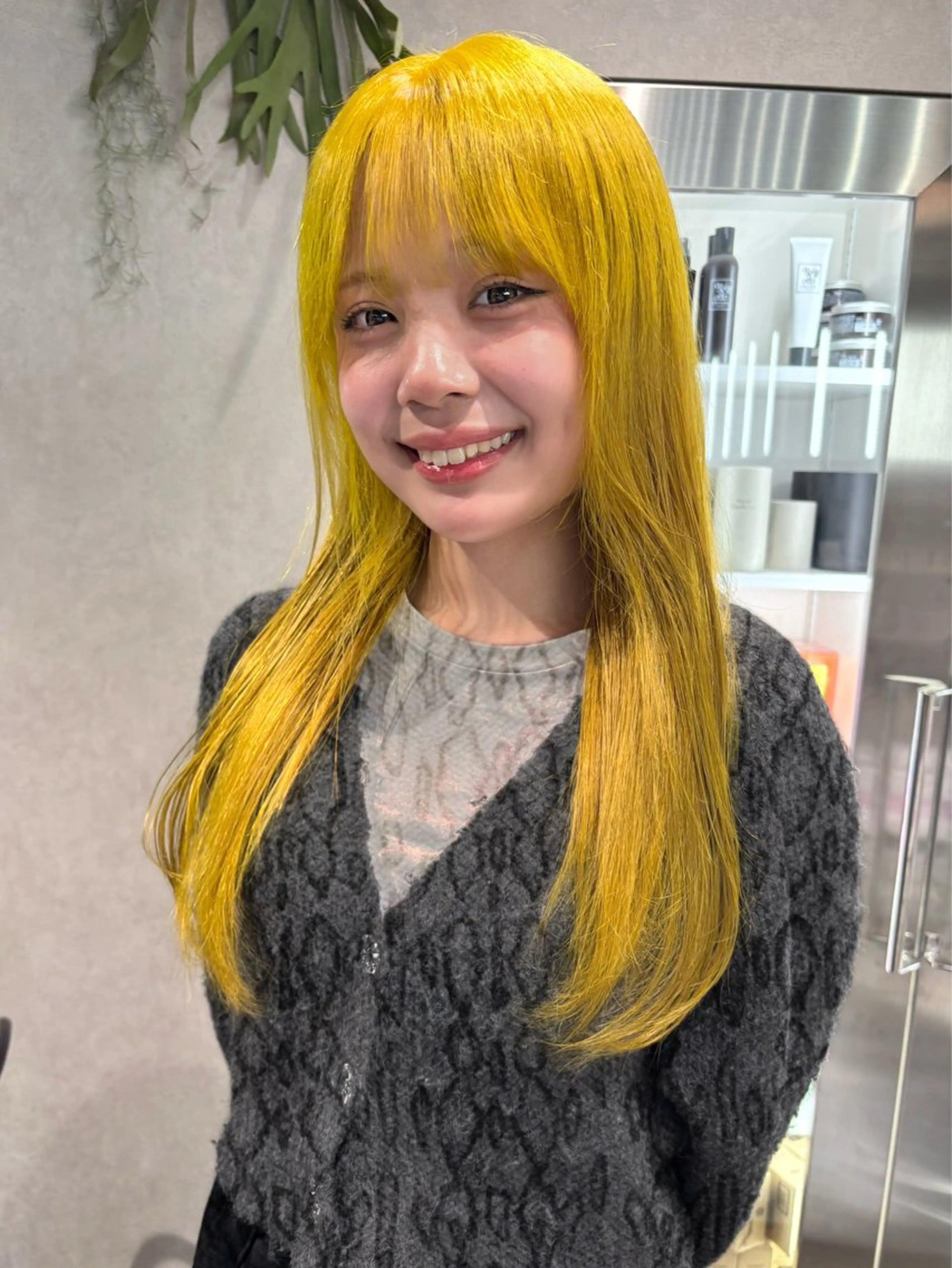 ロング カラー ヘアアレンジ 切りっぱなしボブ ブリーチ ダブルカラー イヤリングカラー ハイライトカラー ヘアカラー iona/ハイトーン /ネイルのネイルデザイン