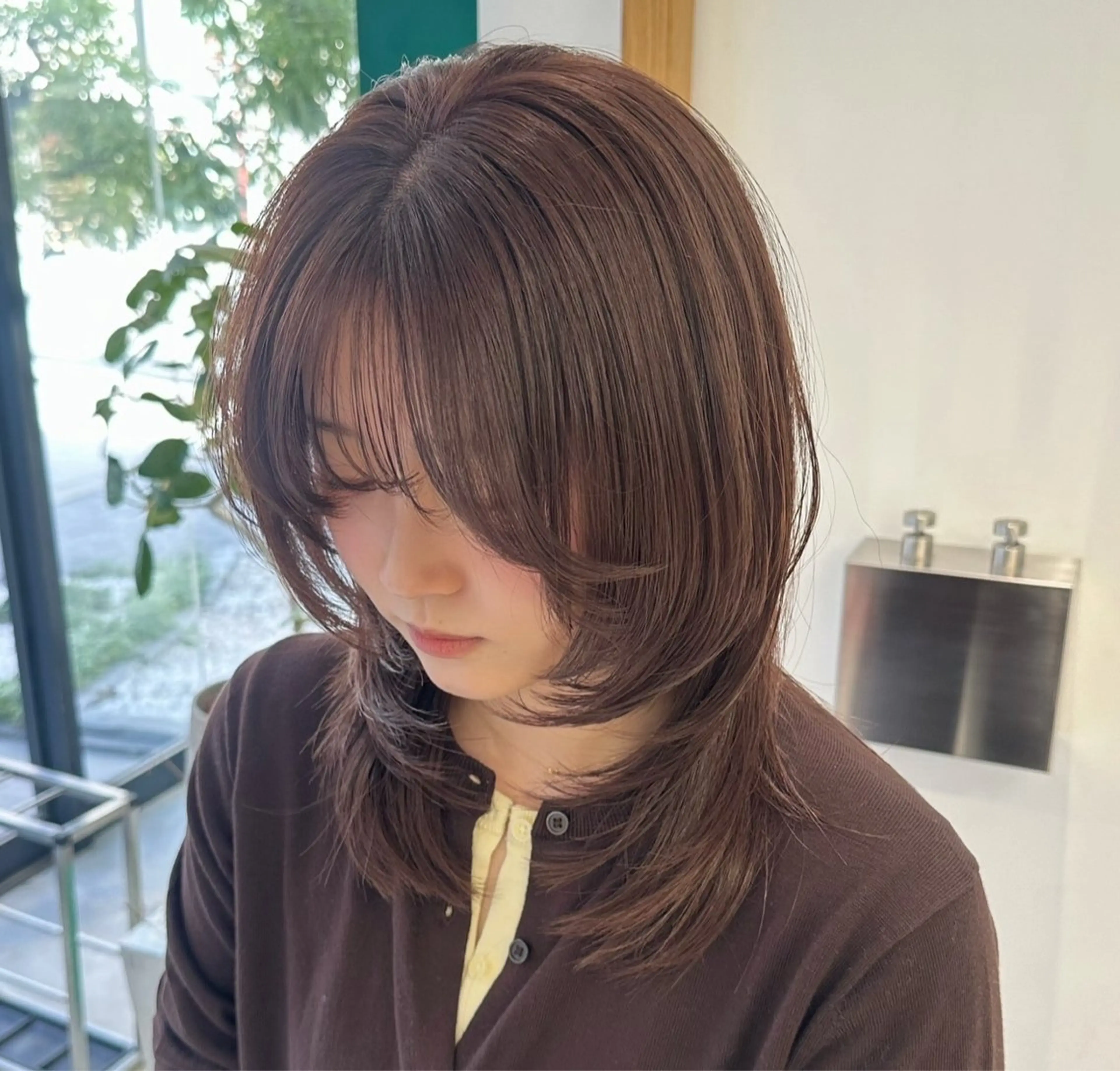 セミロング カラー ブラウンカラー ラベンダーカラー ラベンダーブラウン レイヤーカット 似合わせカット カット ヘアカラー トリートメント M所属・ハイトーン/透け感 カラー🎀真香のヘアスタイル