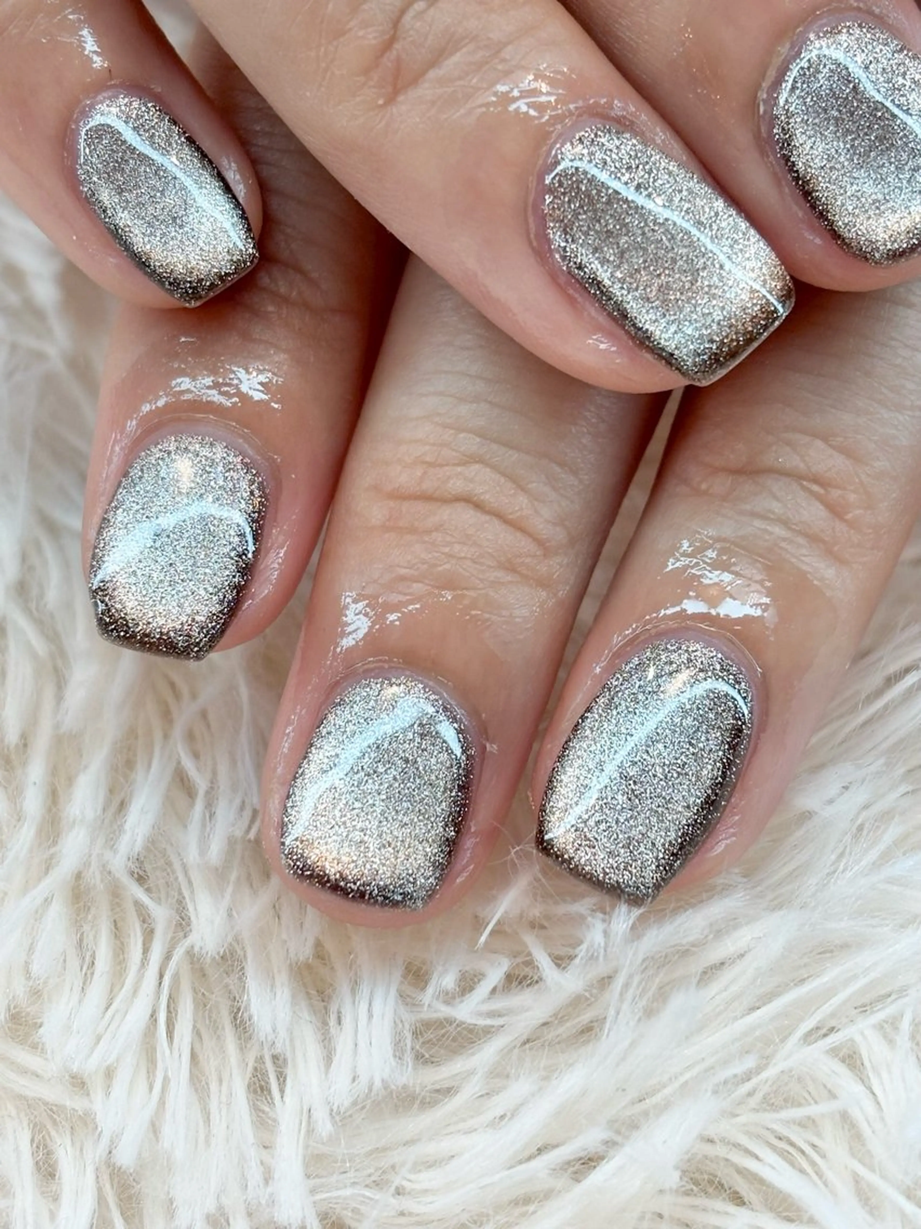 ネイル マグネットネイル マグネットワンカラー ワンカラーネイル ハンドネイル Lelole 🫧マグネット🫧のネイルデザイン