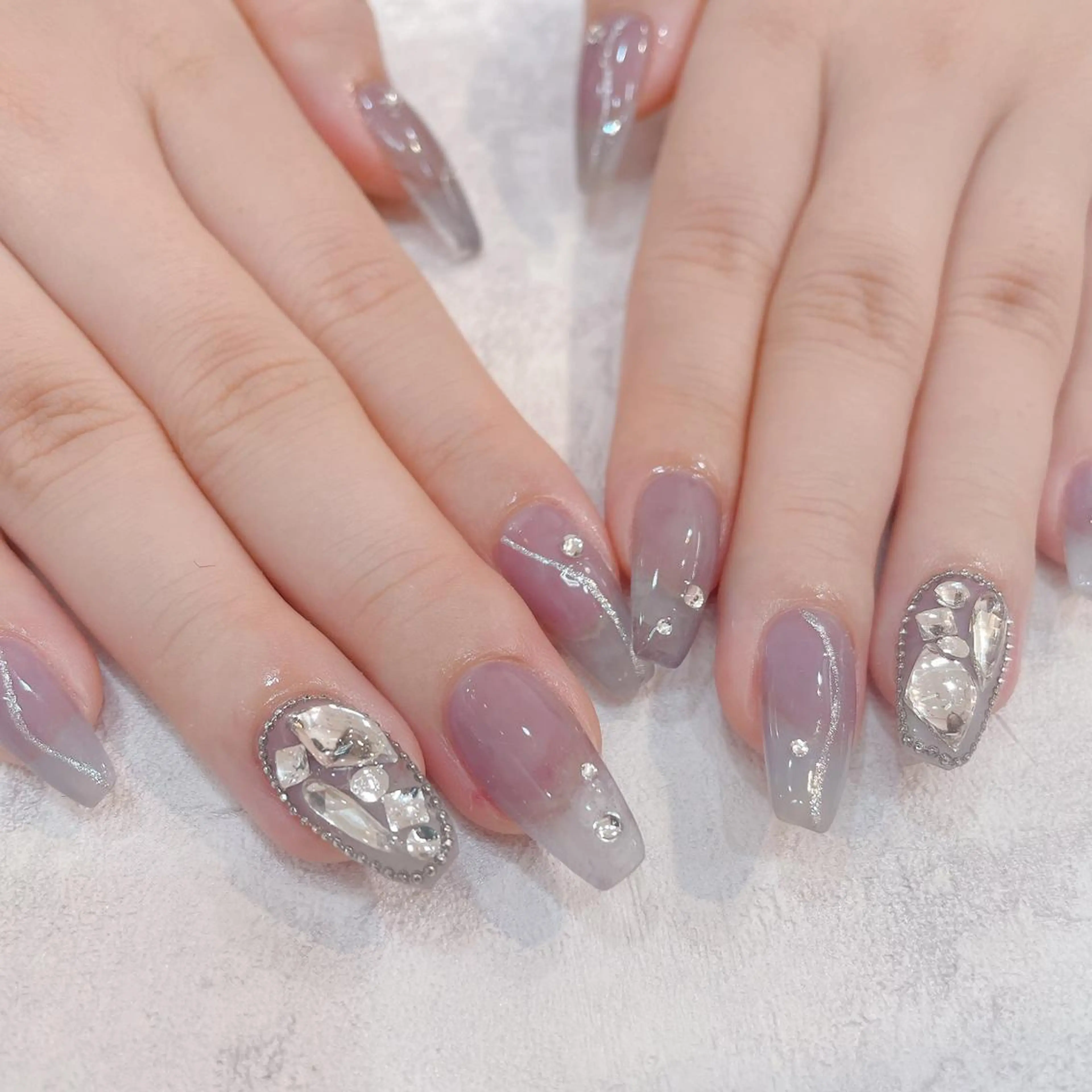 ネイル バニーアイズ　ネイル ニューオータニ博多店のネイルデザイン