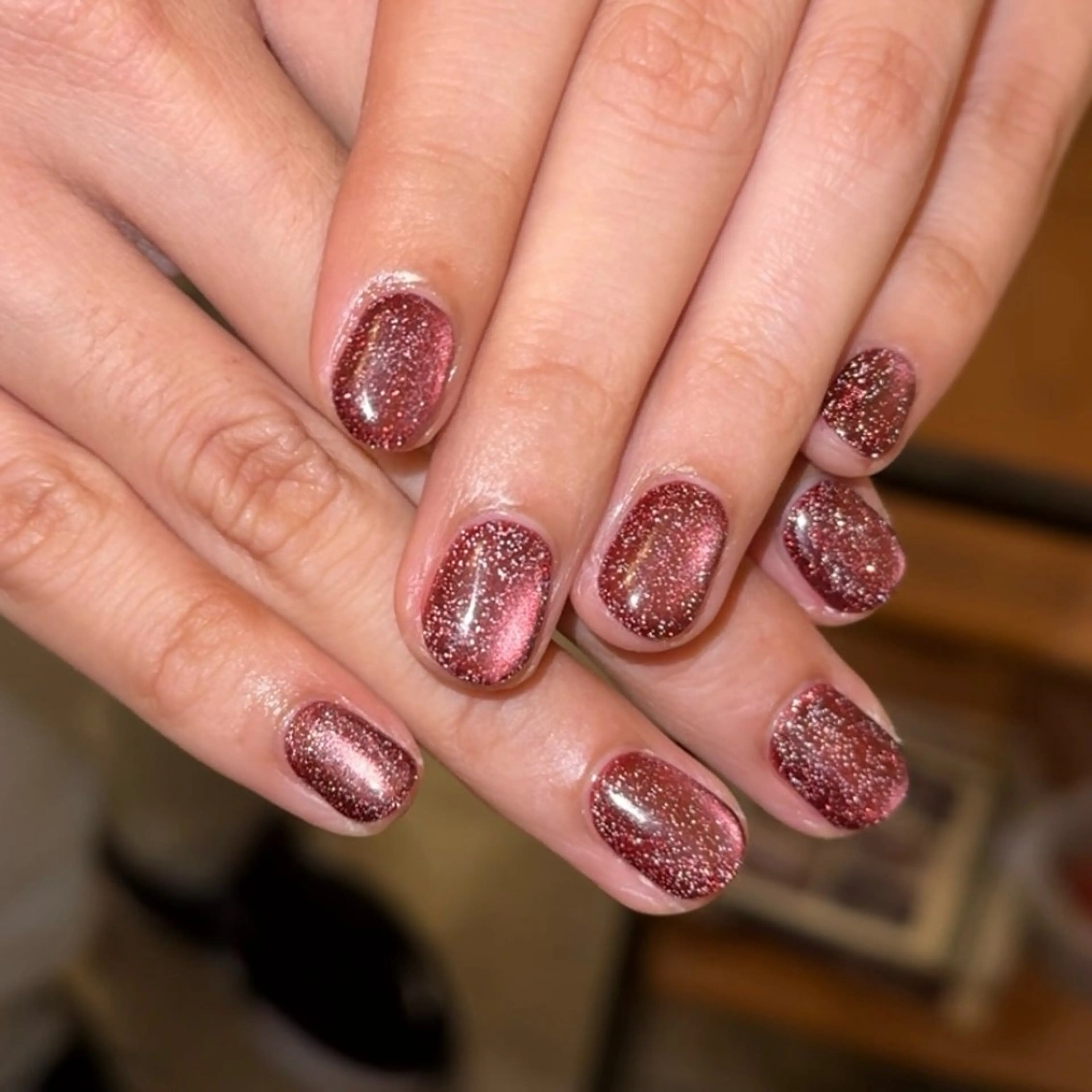 ネイル ボルドー ジェルネイル マグネットネイル ワンカラーネイル ハンドネイル Nes.nail&eyelash沖縄所属・Nes.nail 那覇松山のネイルデザイン