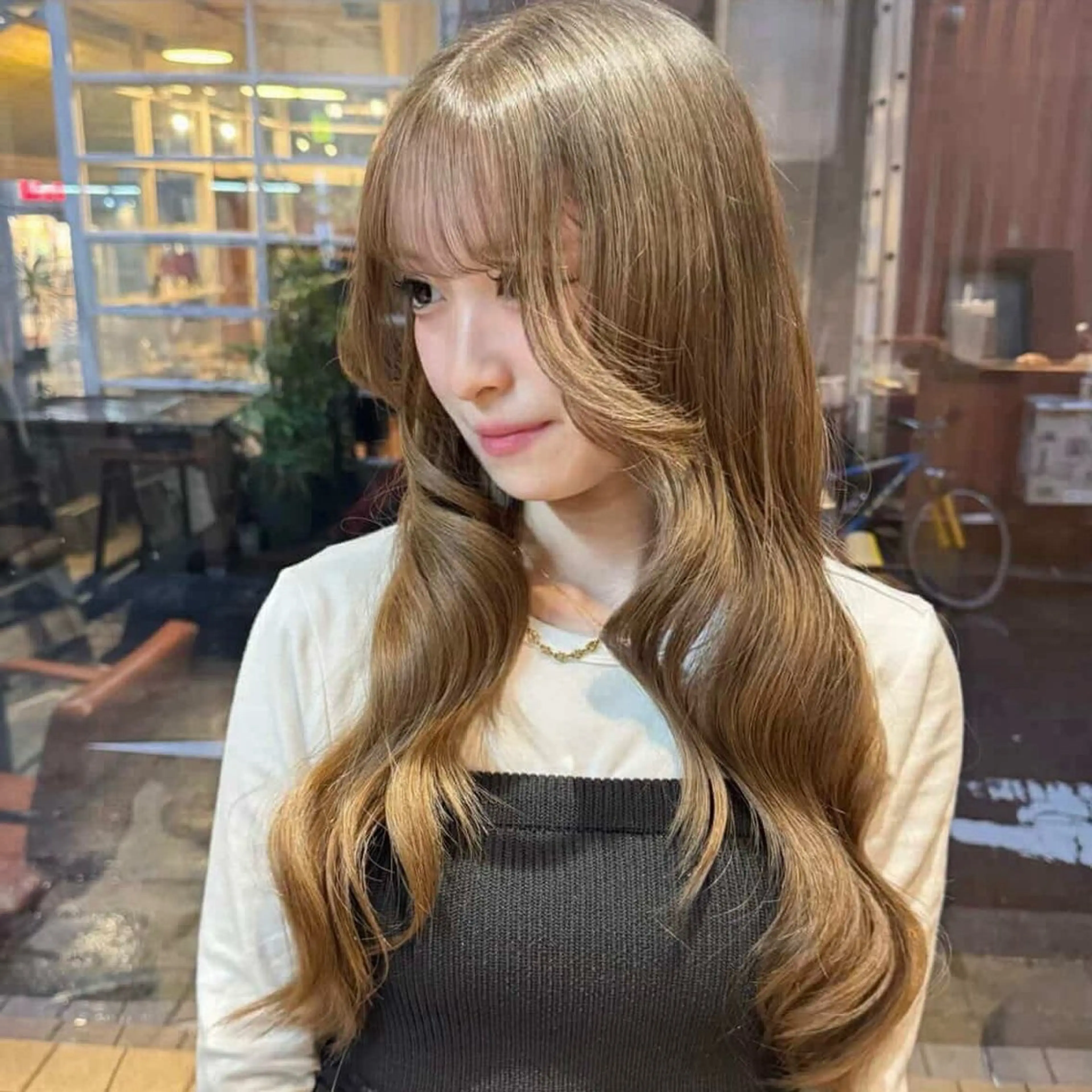 セミロング カラー レイヤーカット ヘアカラー トリートメント 優梨 EIGHT💞のヘアスタイル