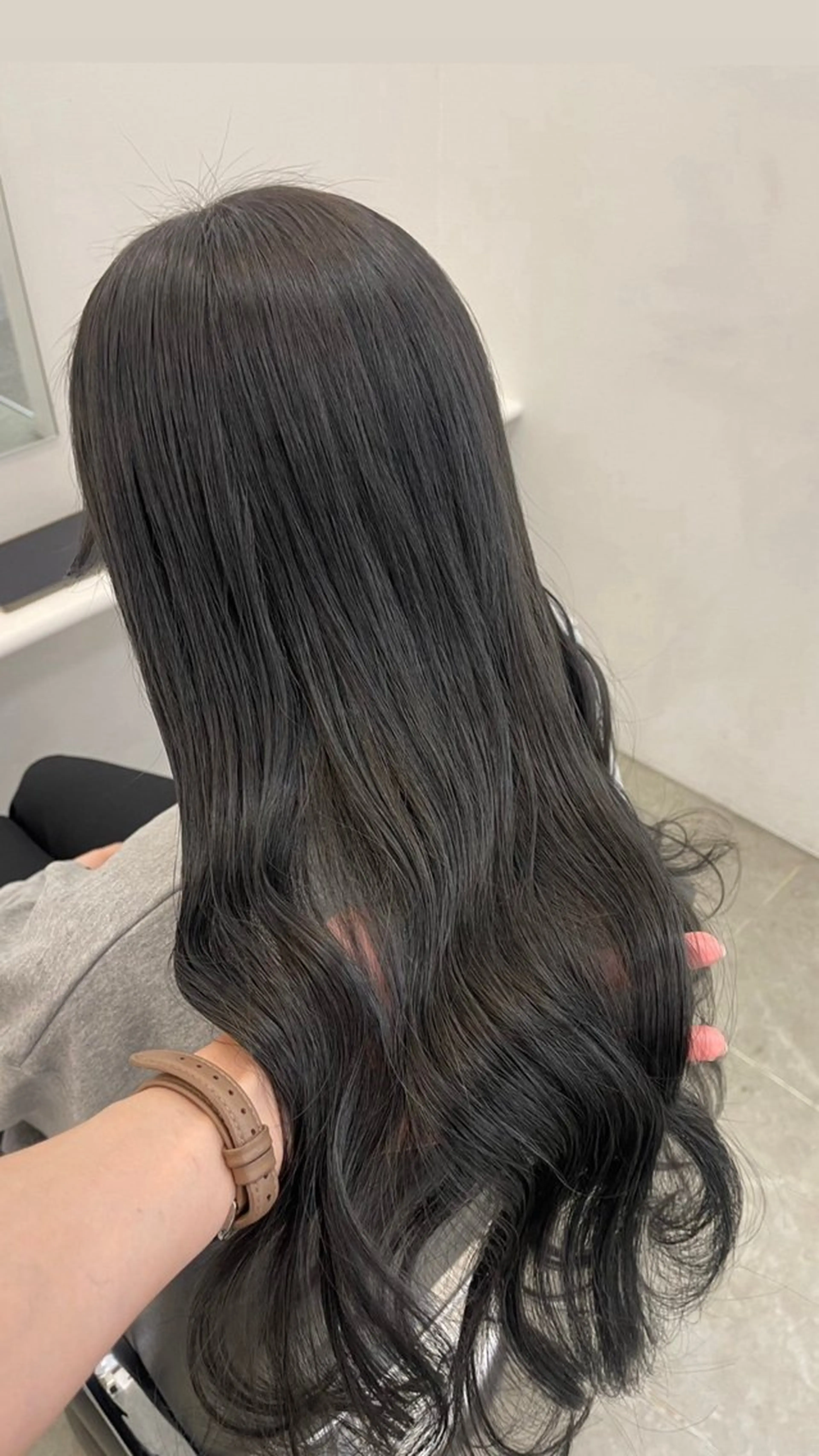 ロング カラー ParveMix 岡本えりかのヘアスタイル