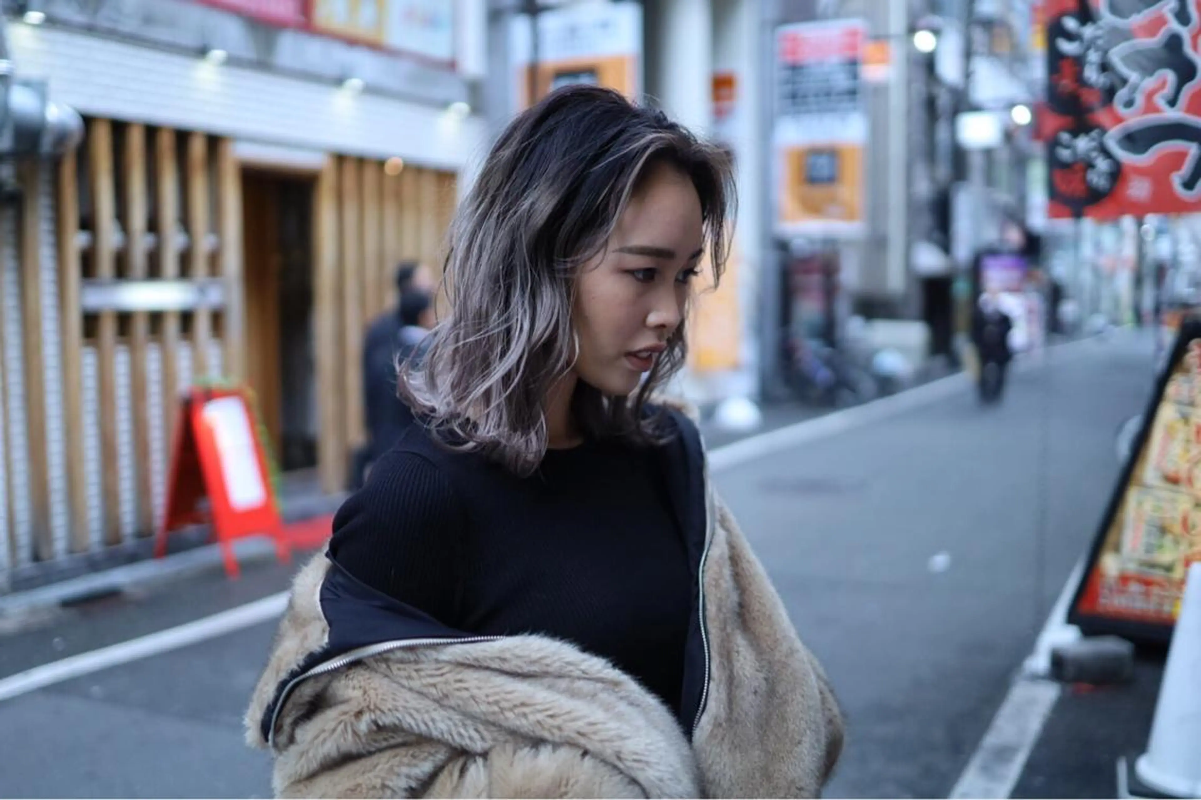 ミディアム カラー デザインカラー グラデーションカラー 顔周りカット ヘアカラー 渡邊 直輝のヘアスタイル