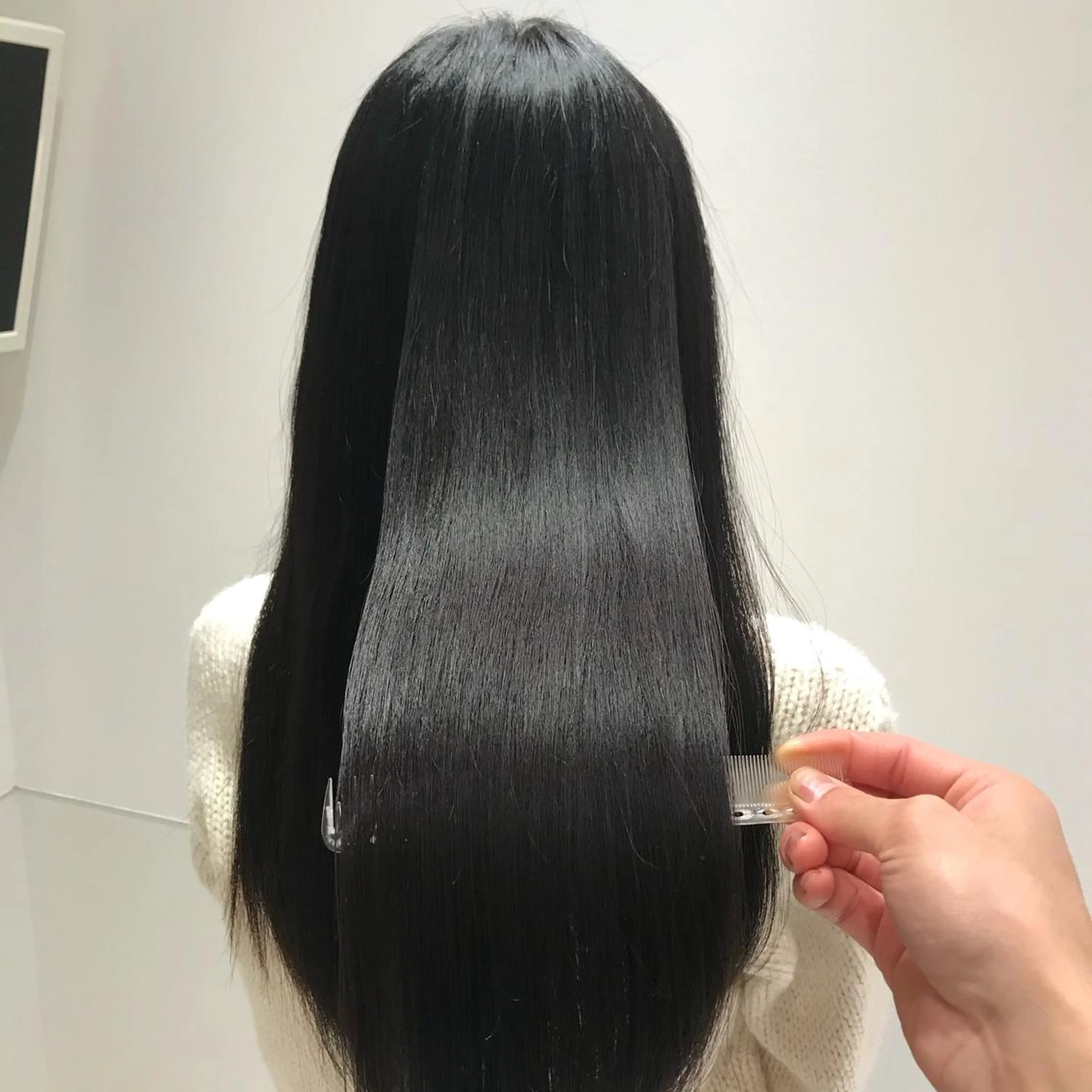 セミロング 縮毛矯正 uka 東京ミッドタウン 六本木所属・🥀似合わせ🥀 柔らかカラー・タイトのヘアスタイル