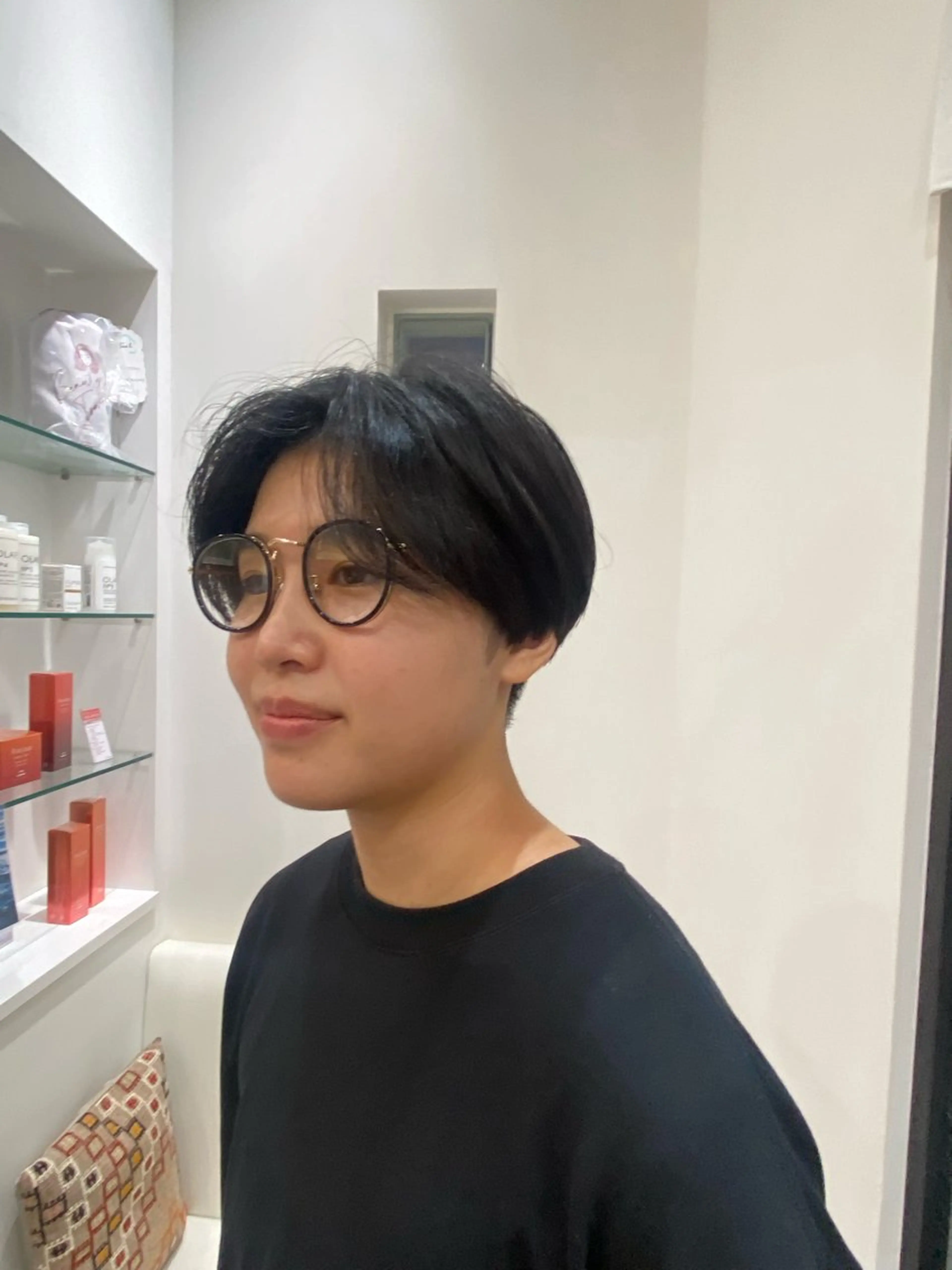 ショート atelier doux dimanche（アトリエ・ドゥー・ディマンシュ）所属・Fukamiレイヤー 透明感カラーのヘアスタイル