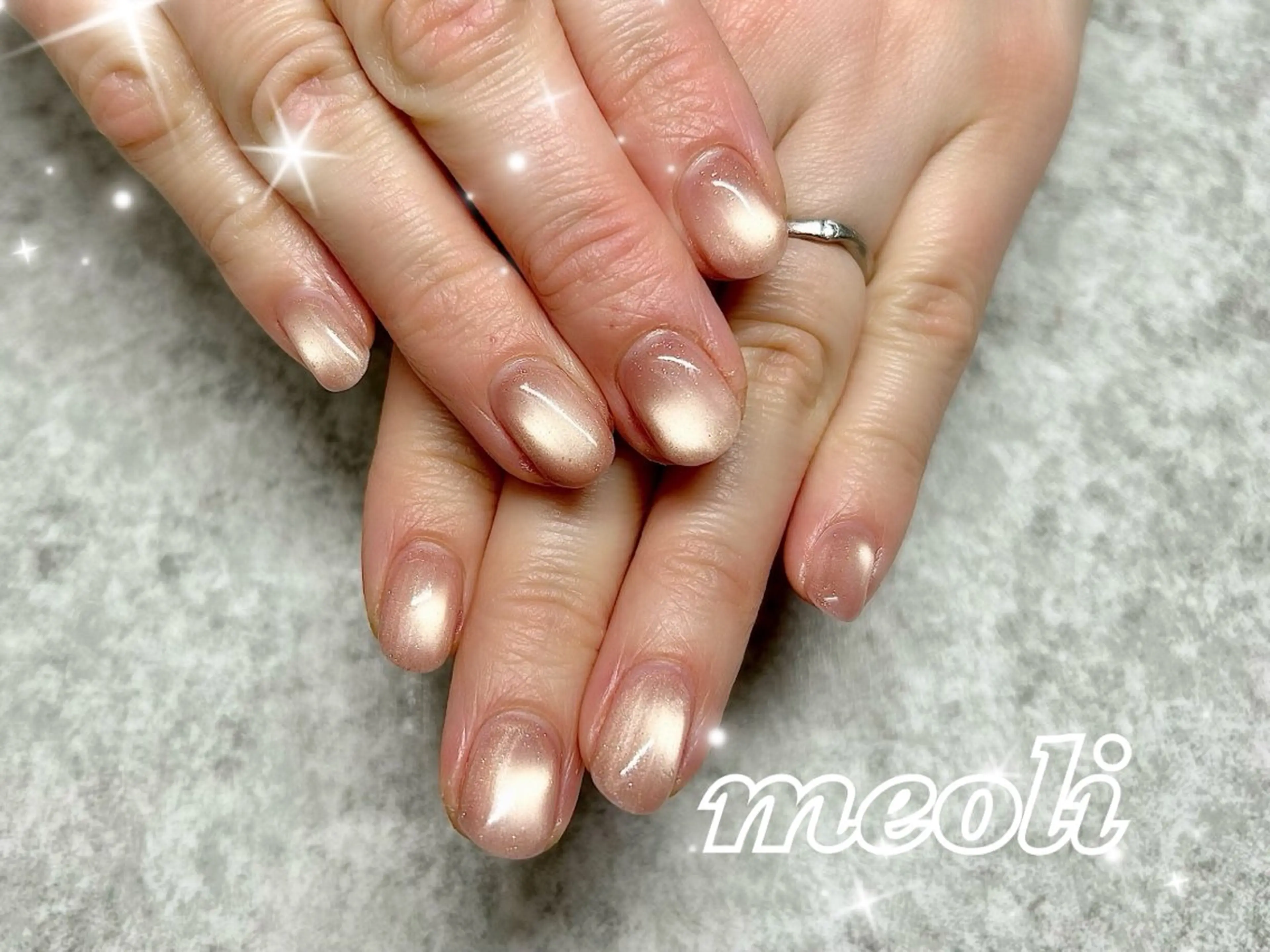 ネイル キラキラネイル ラメ(グリッター) マグネットネイル ピンク ピンクベージュ ハンドネイル nail salon meoli　アヤのネイルデザイン