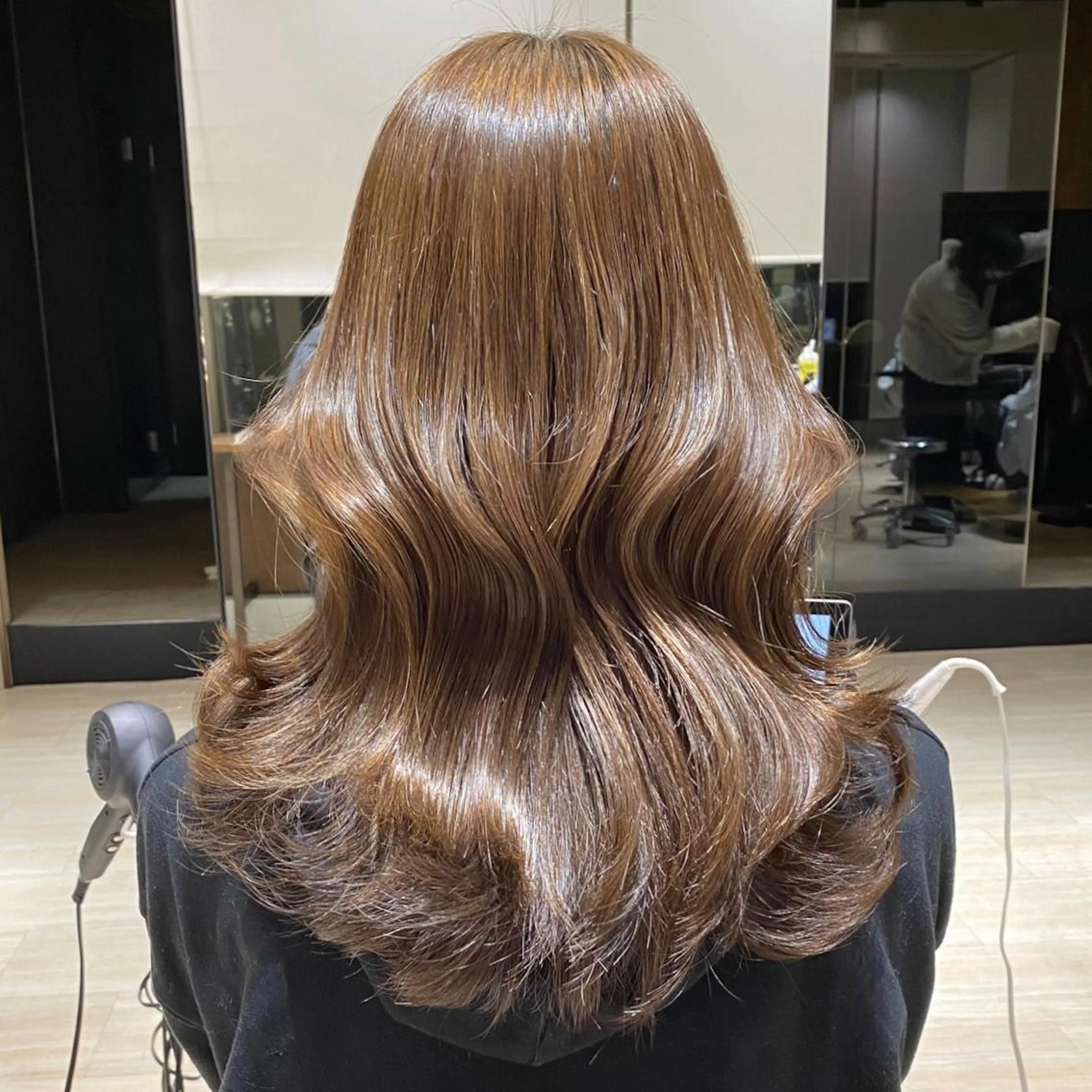 ミディアム カラー レイヤー/顔周り /透明感🩶高橋大のヘアスタイル