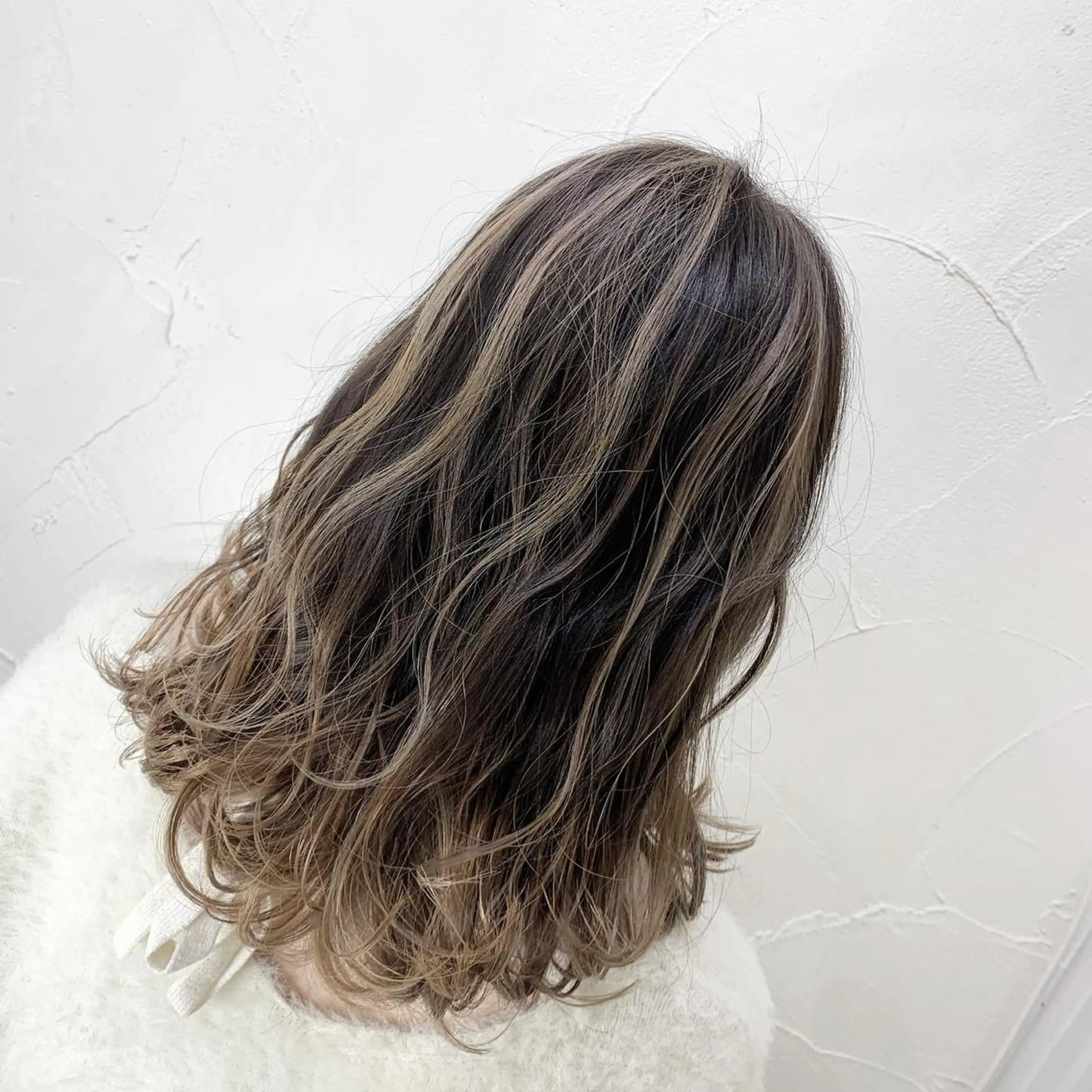 ミディアム カラー 失敗したくない人へ ハイトーン美容師のヘアスタイル