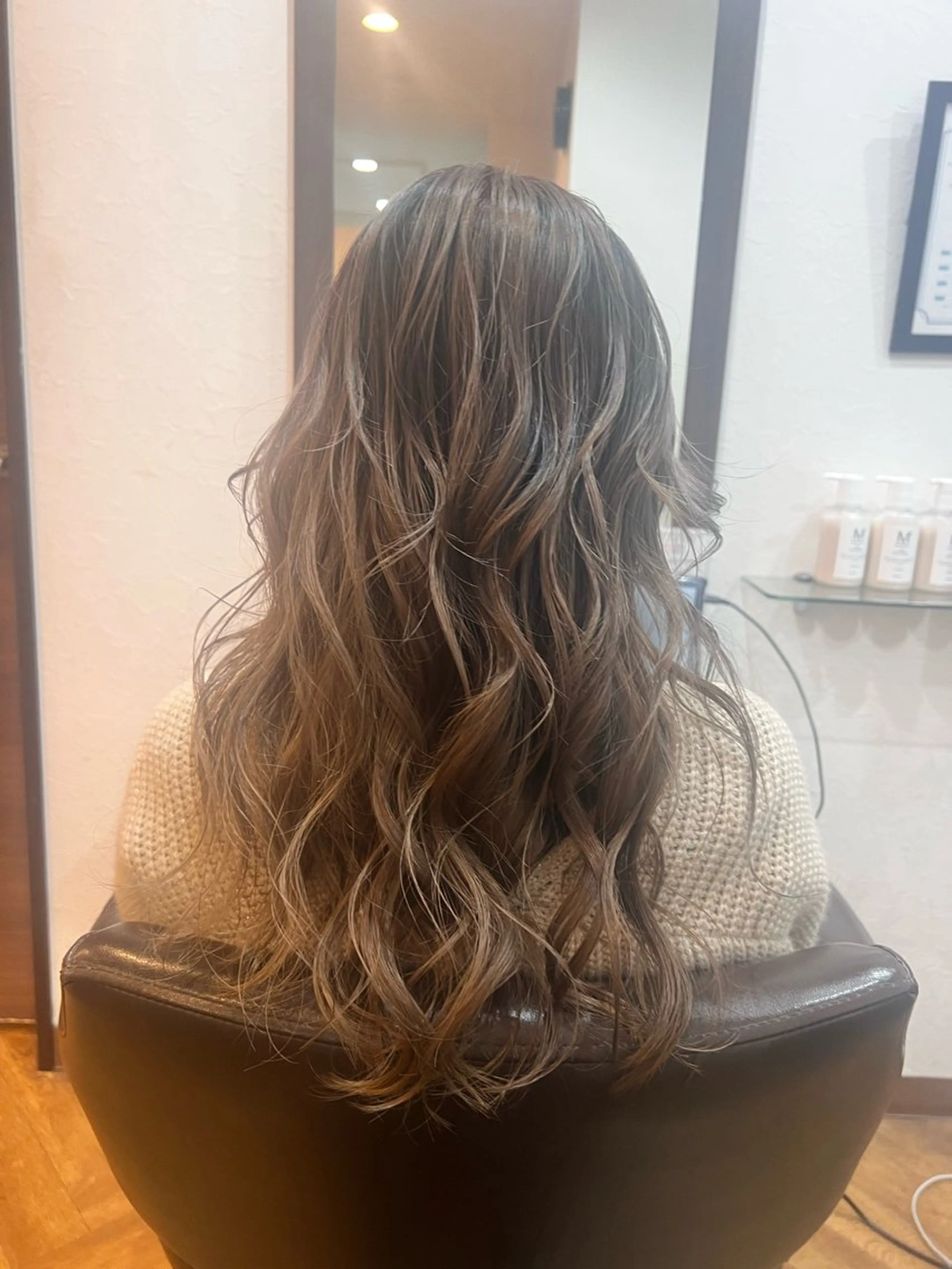 ロング カラー バレイヤージュ ブリーチ ブロンド レイヤーカット たけかわ みずきのヘアスタイル