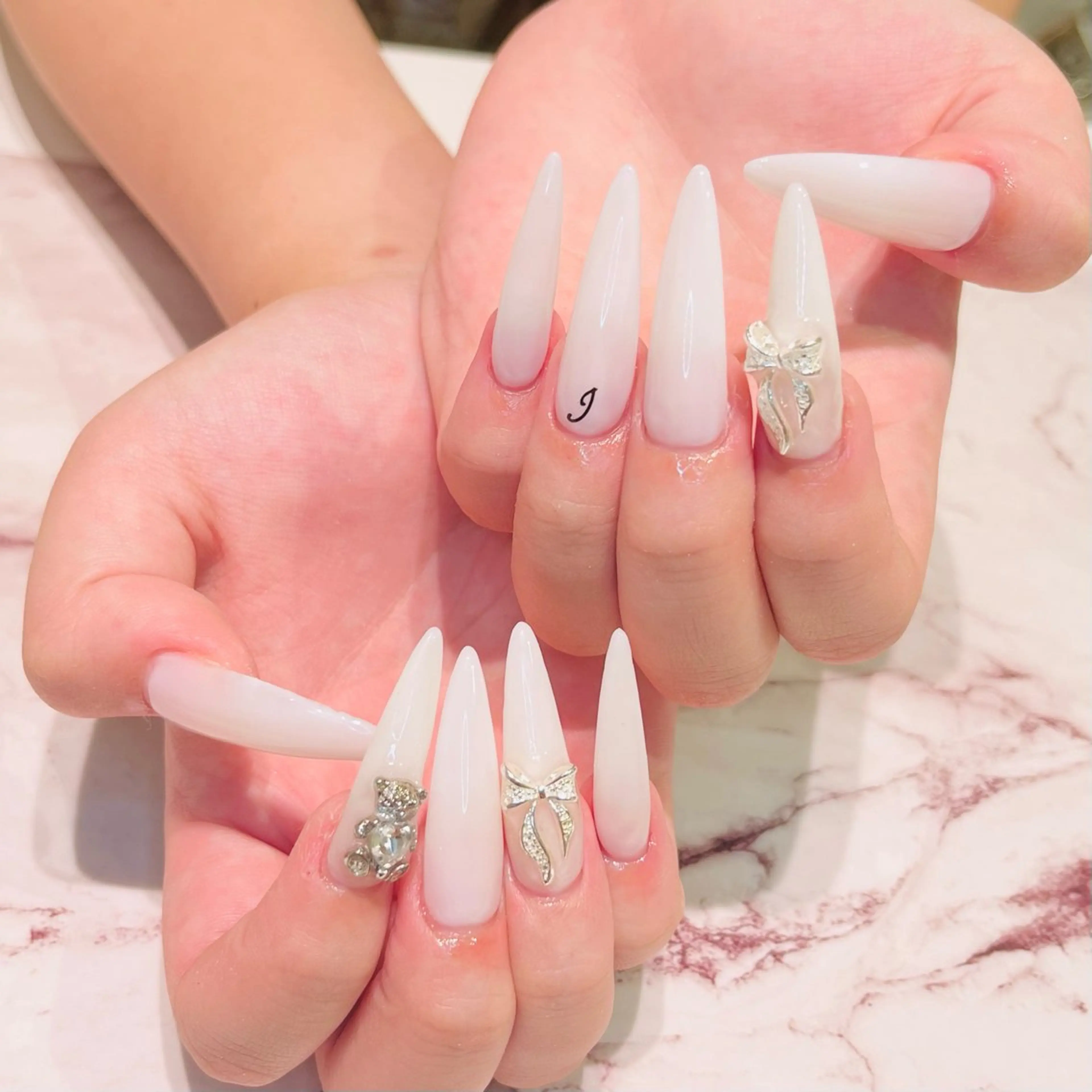 ネイル ハンドネイル Hair removal & Beauty salon Produce by Lucia所属・nail salon Luciaのネイルデザイン