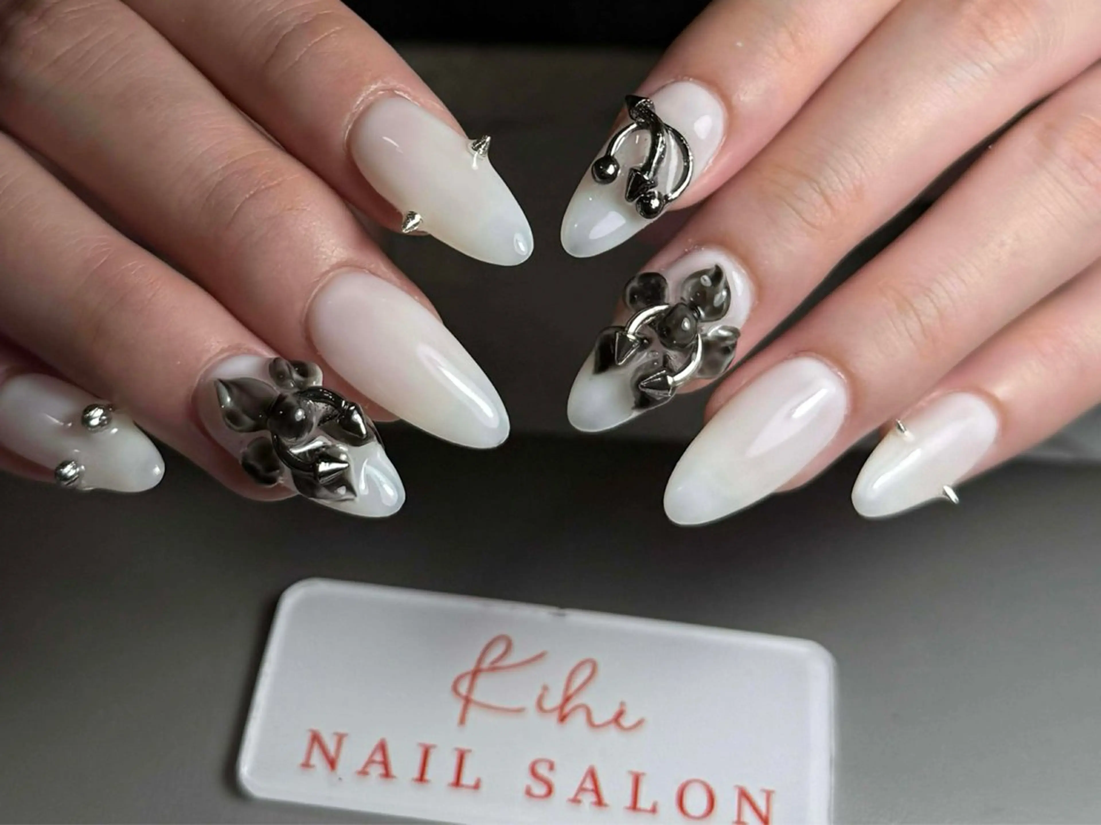 ネイル アートネイル フレンチネイル ジェルネイル グラデーション 韓国ネイル ハンドネイル ハンドケア さくら💮💮 【オフ無料】のネイルデザイン